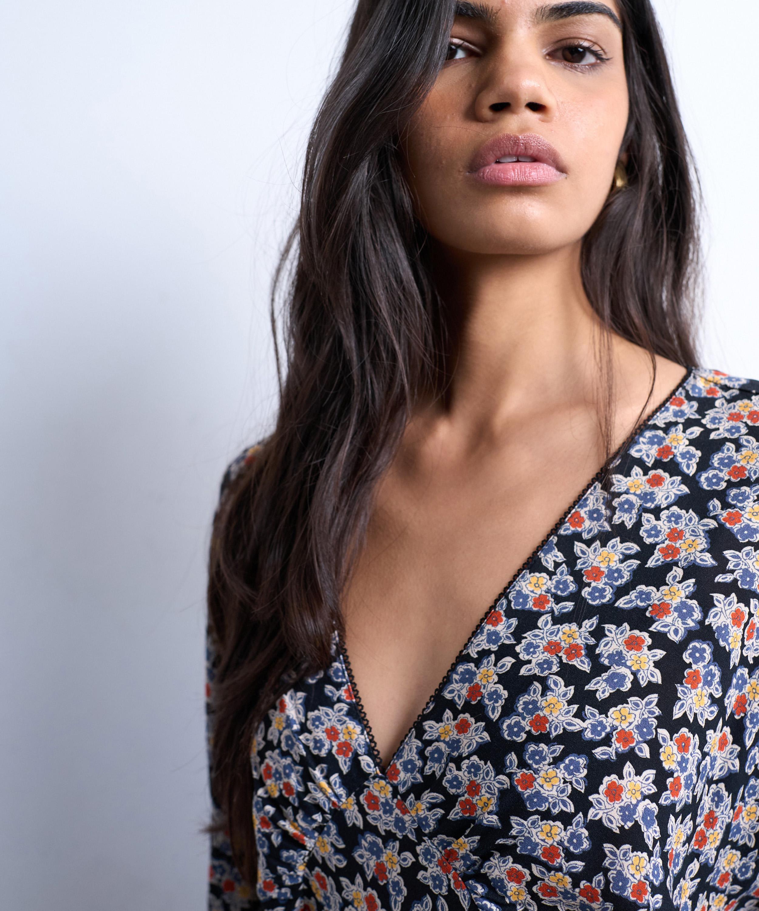 TOPSHOP - Floral Print Mini Long Sleeve Tea Dress image number 2