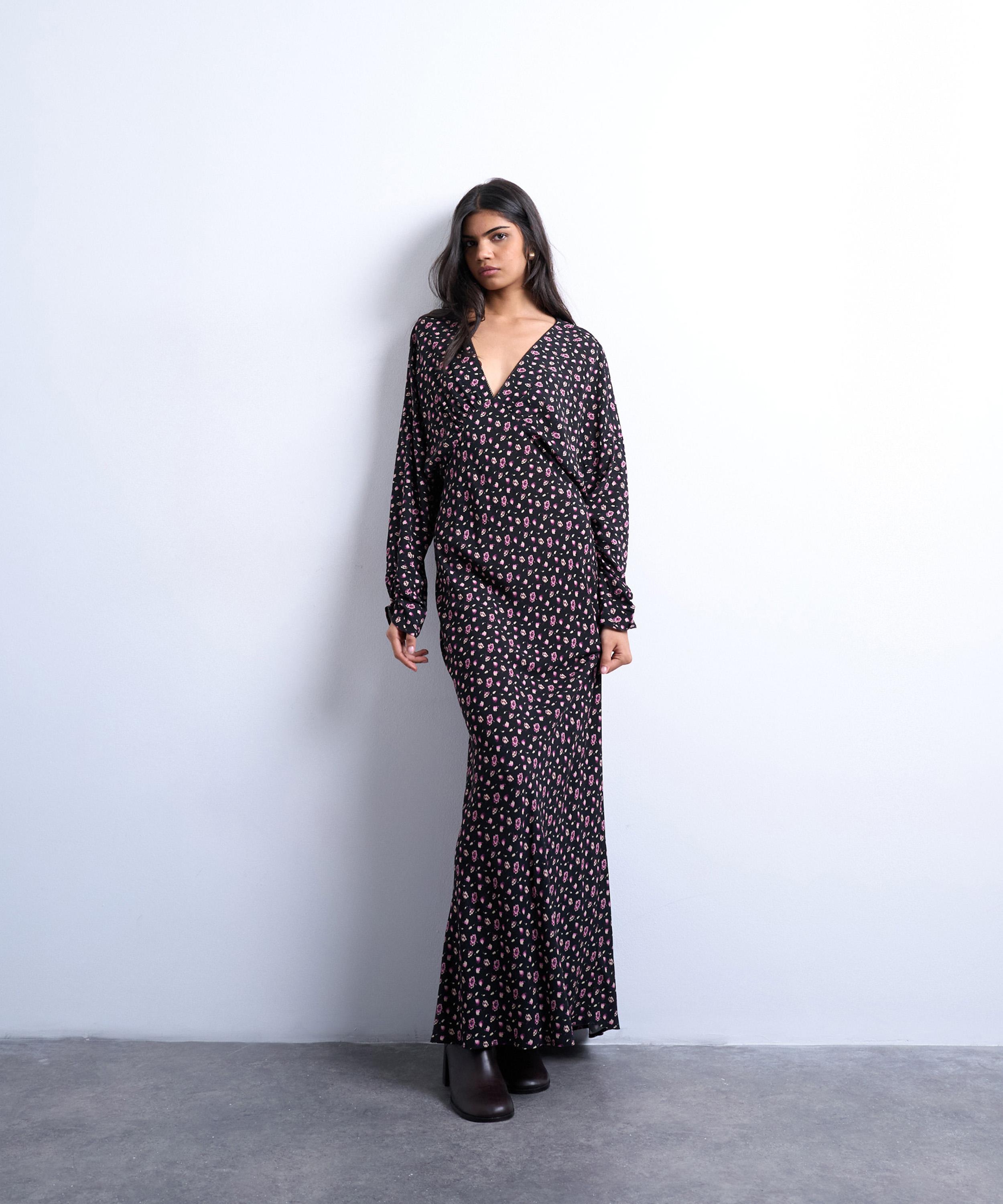 TOPSHOP - Floral Print Midi Long-Sleeve Tea Dress image number 1