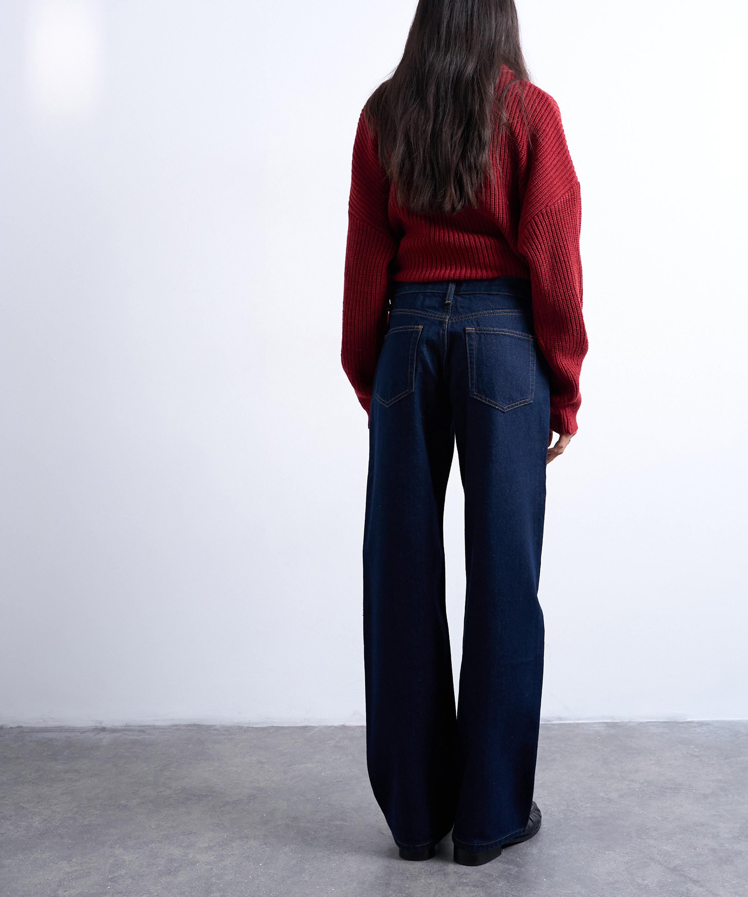 TOPSHOP - Ember Low-Rise Wide-Leg Jeans in Mid-Blue image number 1
