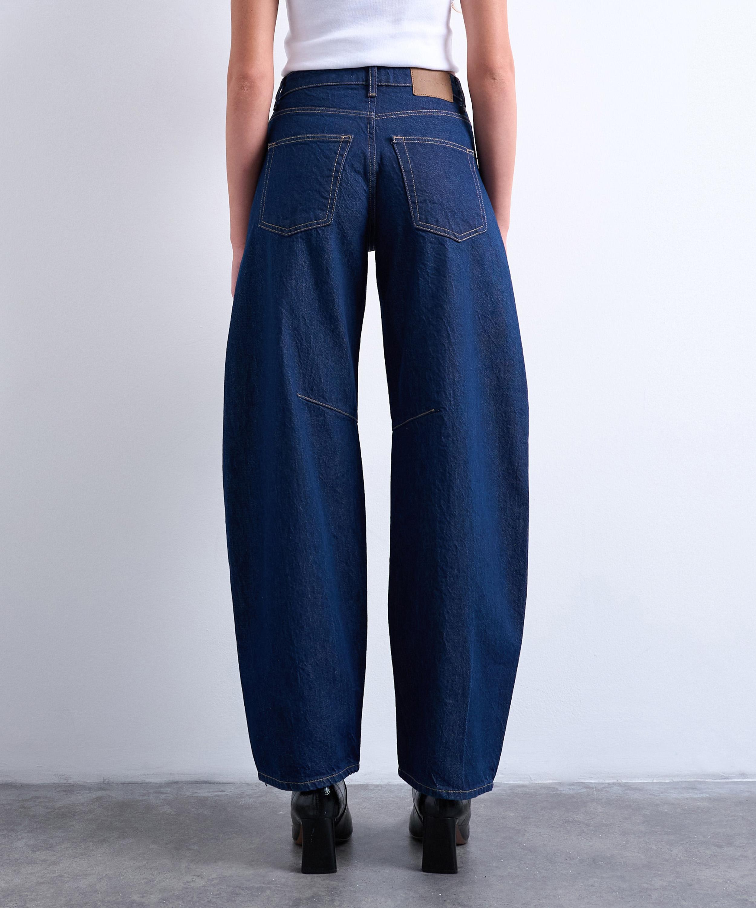 TOPSHOP - Barrel Mid-Rise Jeans in Indigo Rinse image number 1