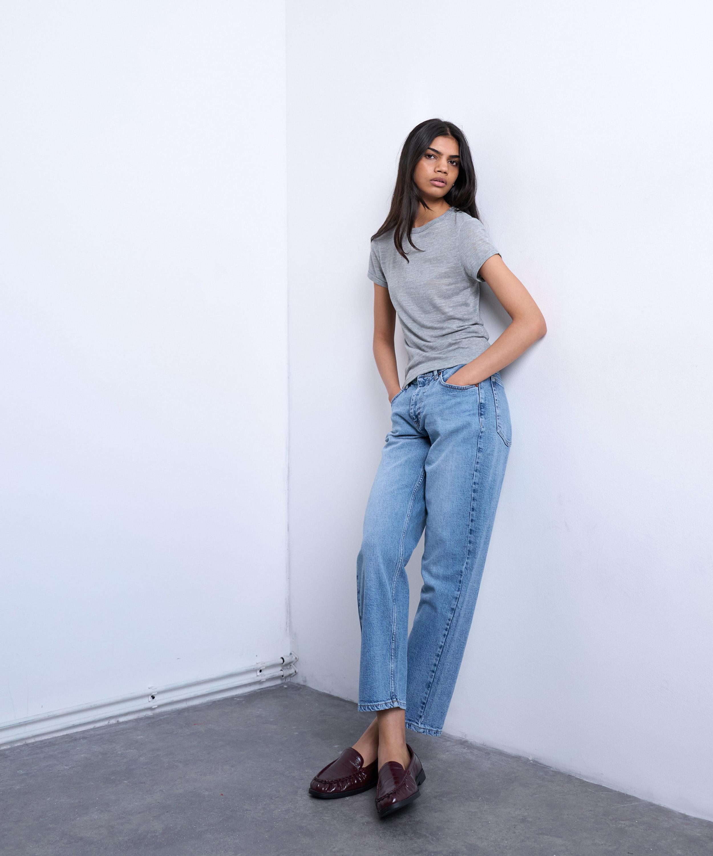 TOPSHOP - Orson Mid-Rise Comfort Straight Jeans in Light Blue image number 3