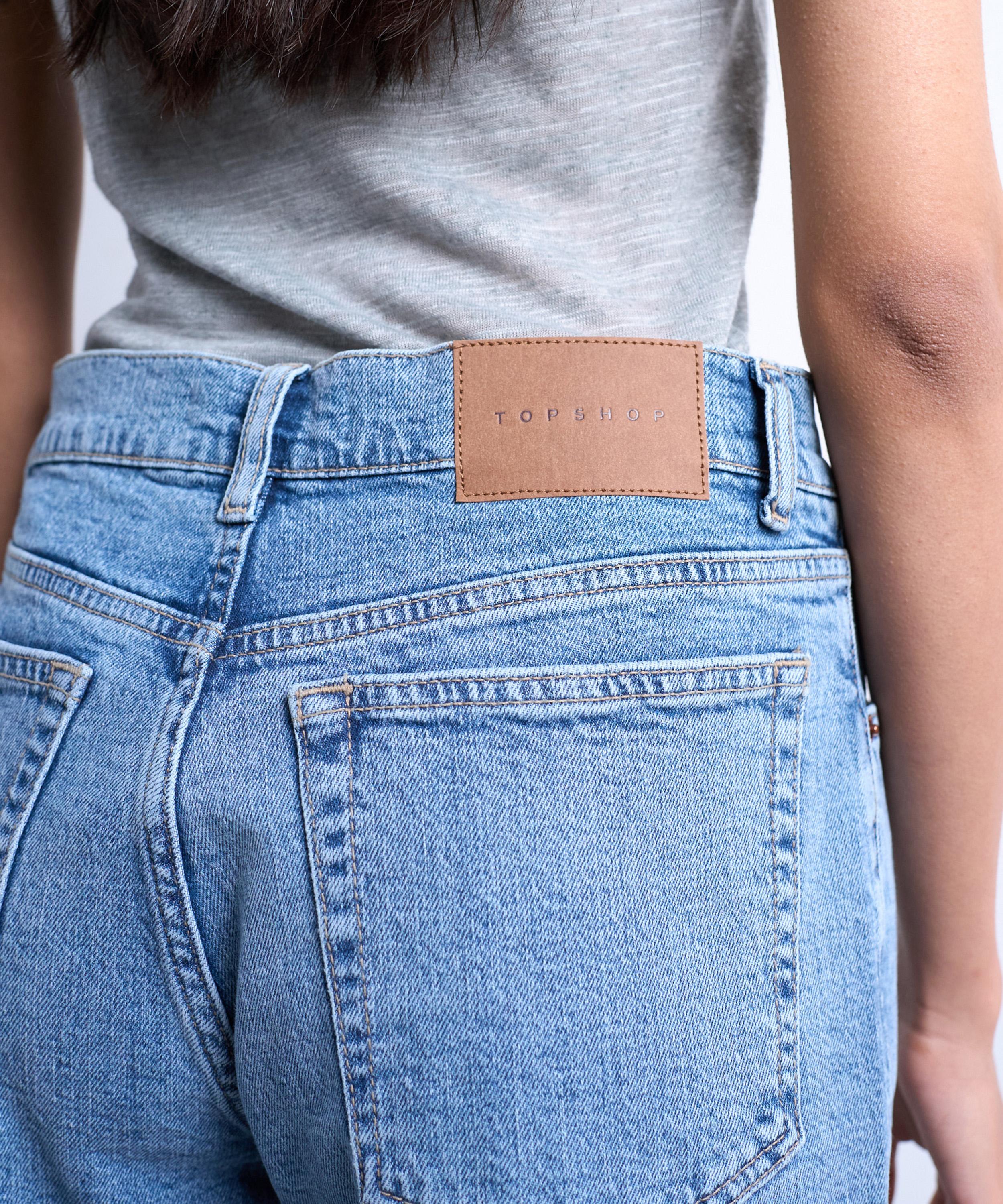 TOPSHOP - Orson Mid-Rise Comfort Straight Jeans in Light Blue image number 4