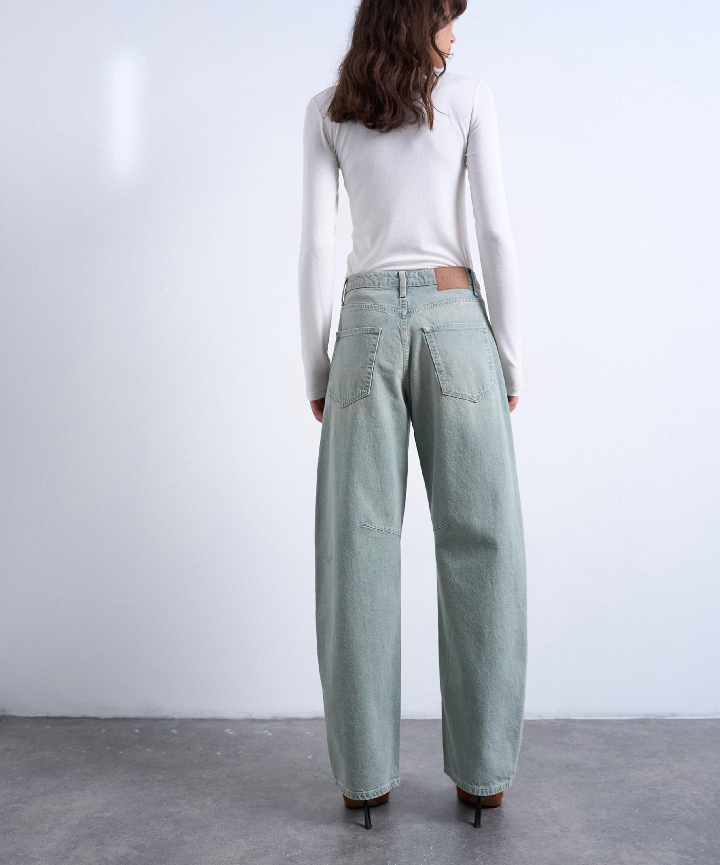 TOPSHOP - Barrel Mid-Rise Jeans in Mint Green image number 2