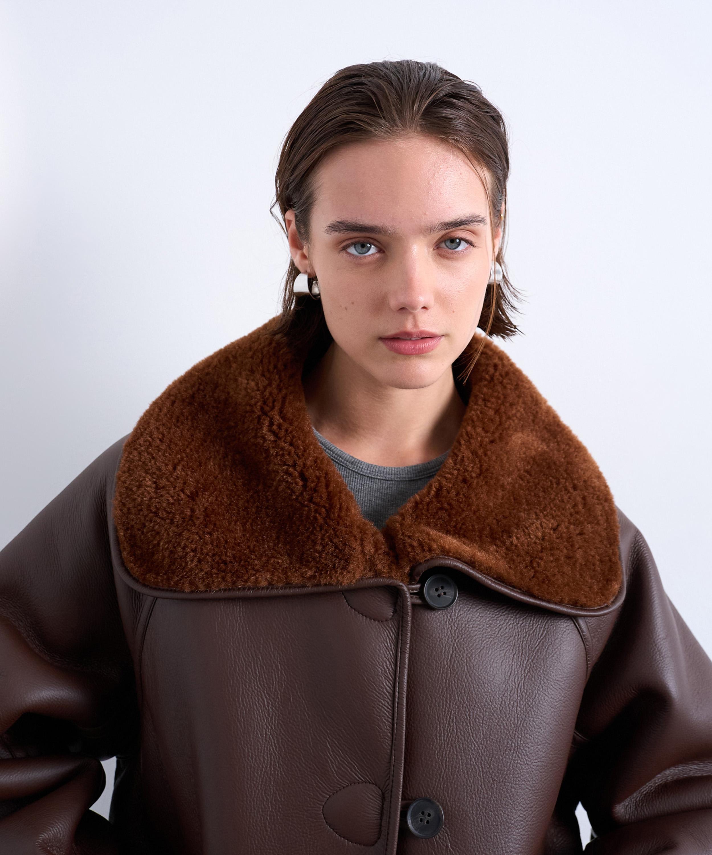 TOPSHOP - Faux Shearling Oversized Reversible Coat with Button Loops image number 2