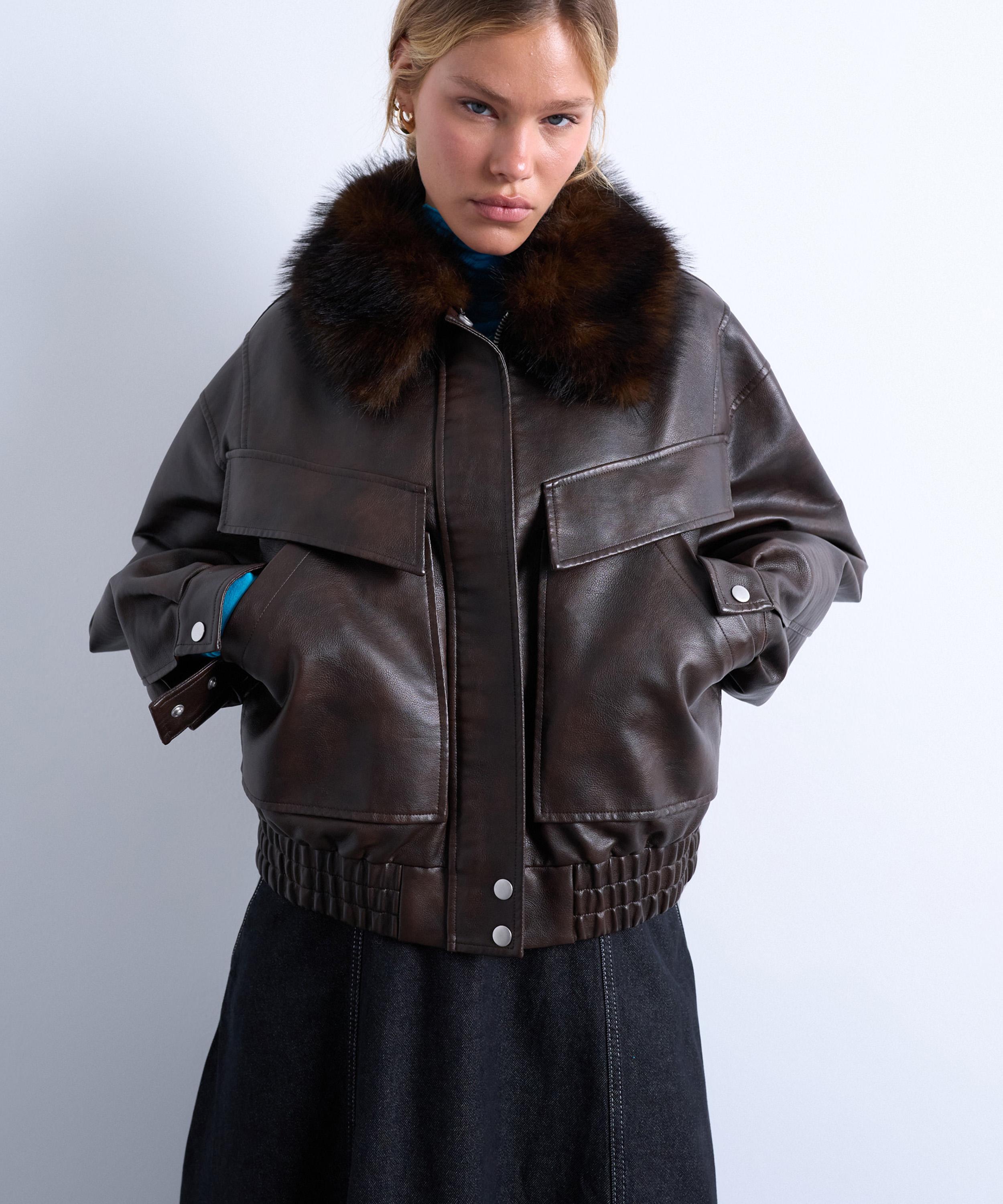 TOPSHOP - Faux Leather Boxy Bomber Jacket with Detachable Fur Collar