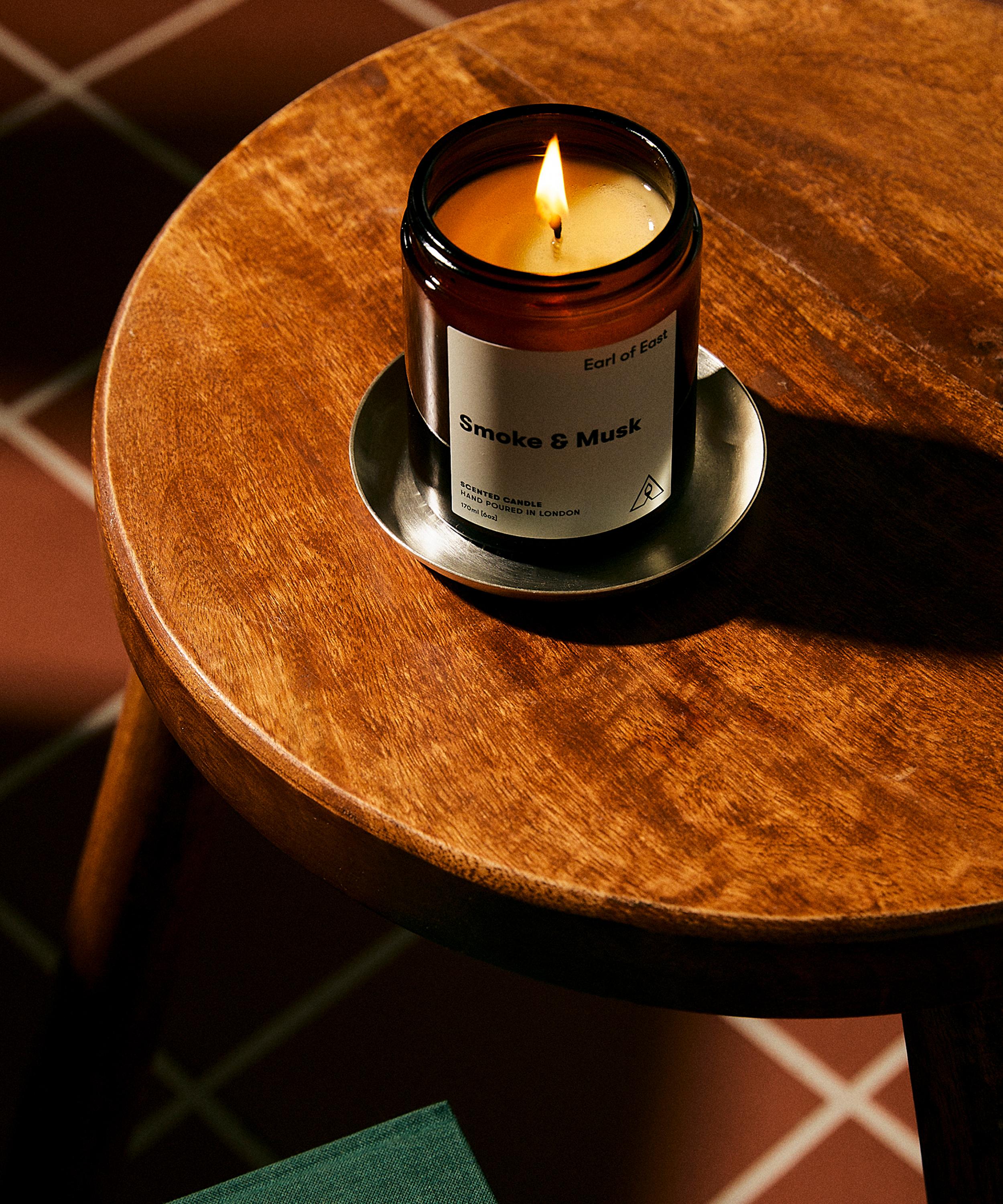 Earl of East - Smoke and Musk Soy Wax Candle 170ml image number 4