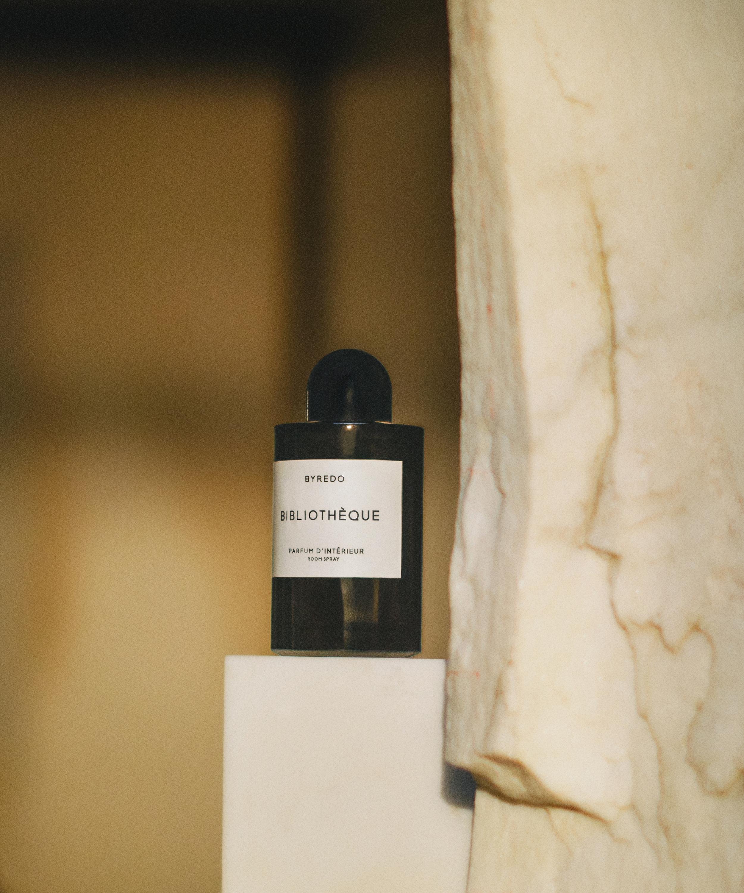 Byredo - Biblioth&eacute;que Parfum Room Spray 250ml image number 3