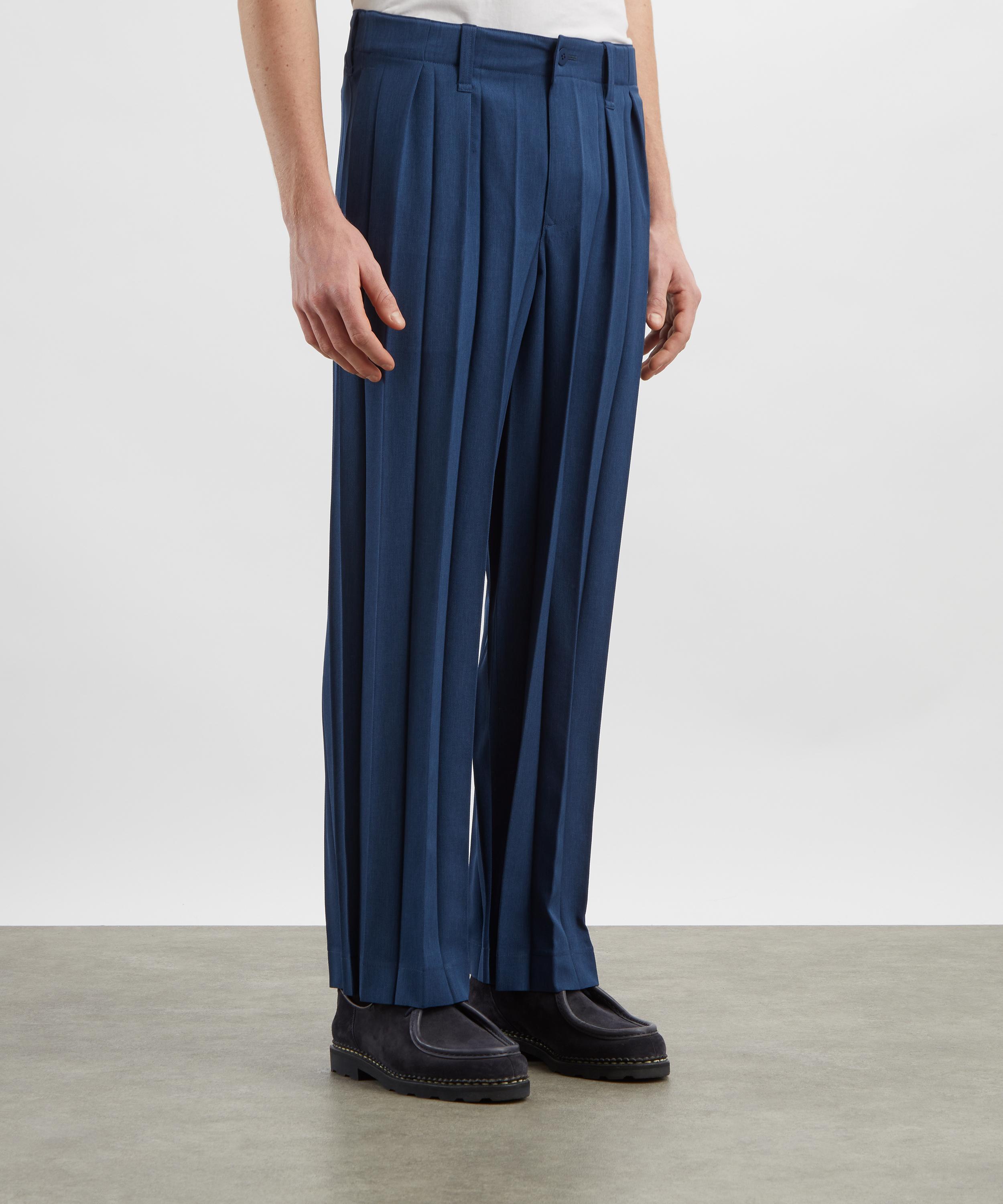 HOMME PLISS&Eacute; ISSEY MIYAKE - EDGE ENSEMBLE Navy Trousers image number 2