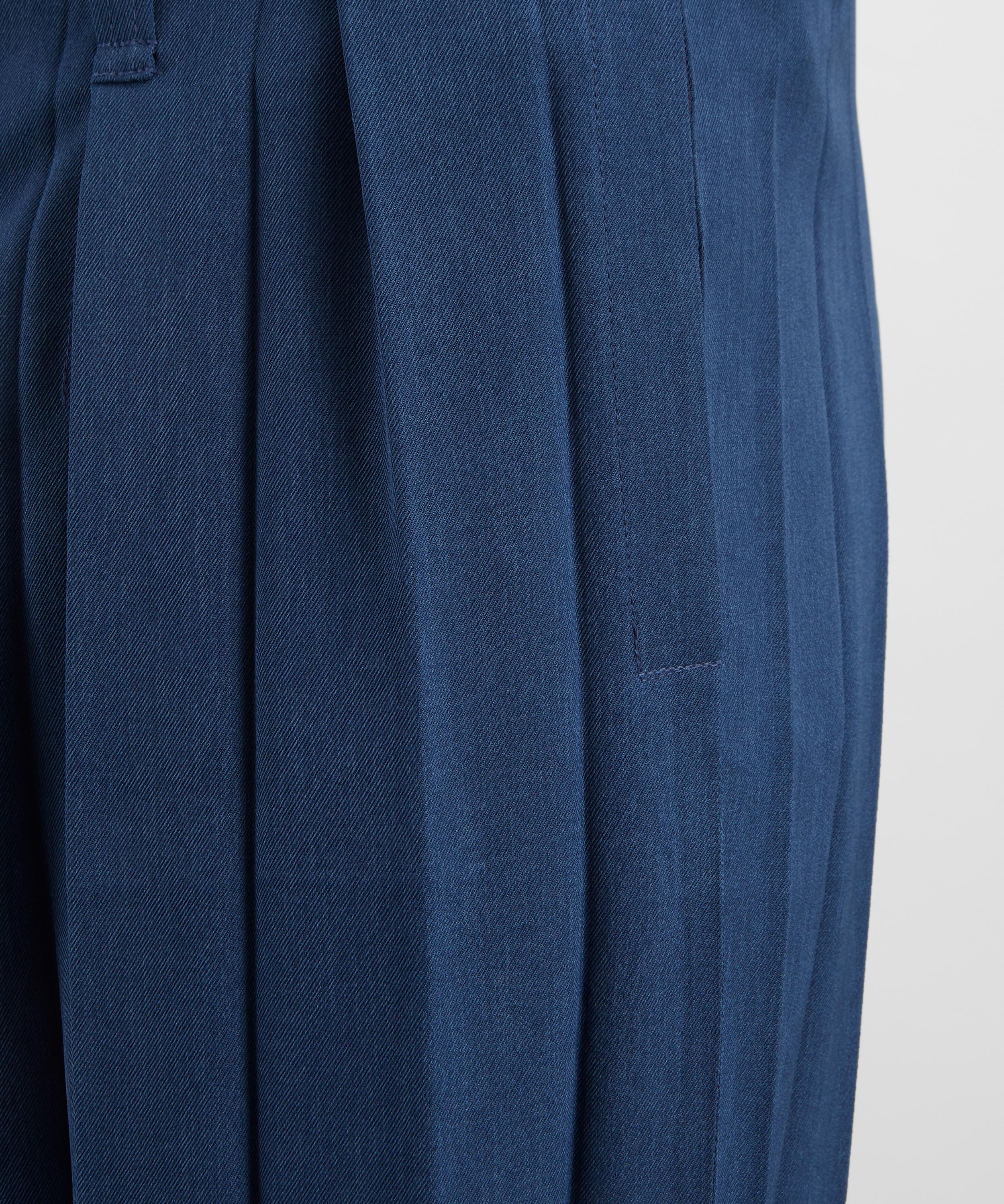 HOMME PLISS&Eacute; ISSEY MIYAKE - EDGE ENSEMBLE Navy Trousers image number 4