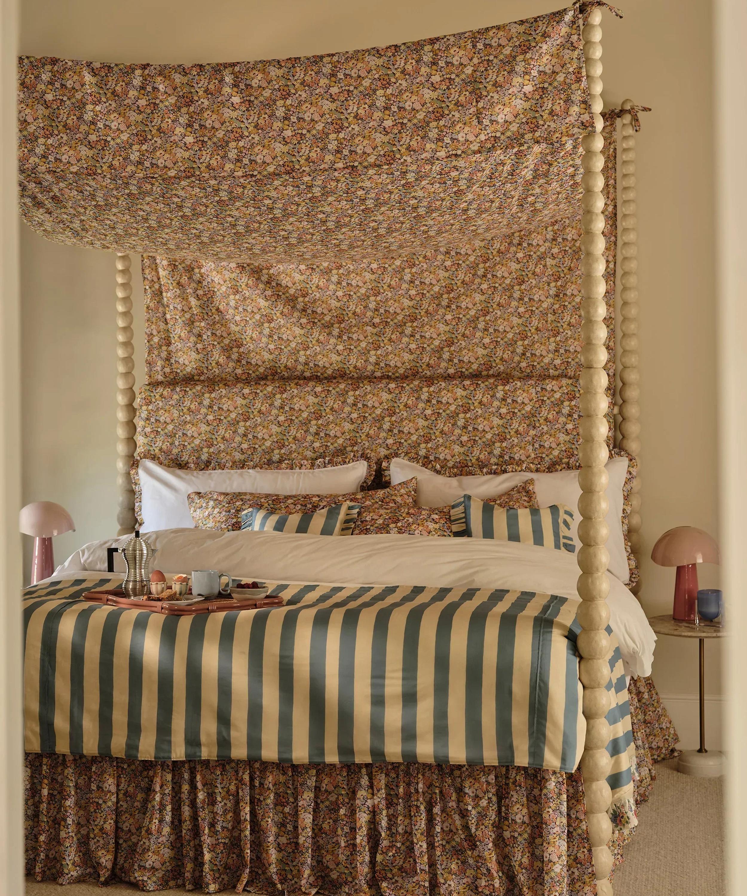 Coco & Wolf - Vacation Stripe Tana Lawn&trade;&nbsp;Cotton Pillowcases Set of Two image number 1