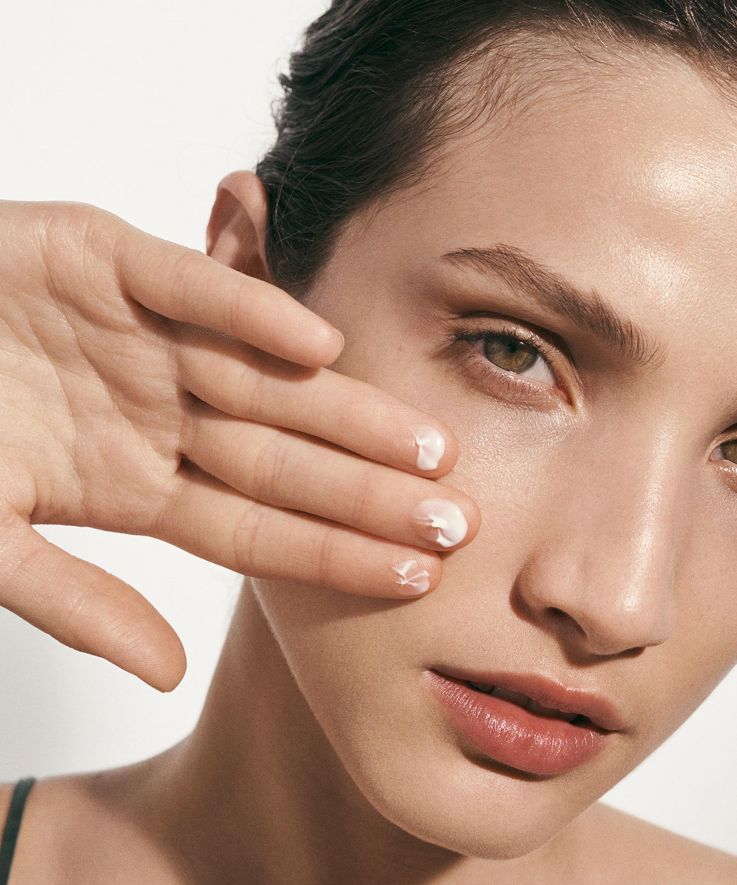 La Mer - The Soft Glow Essentials Set image number 2