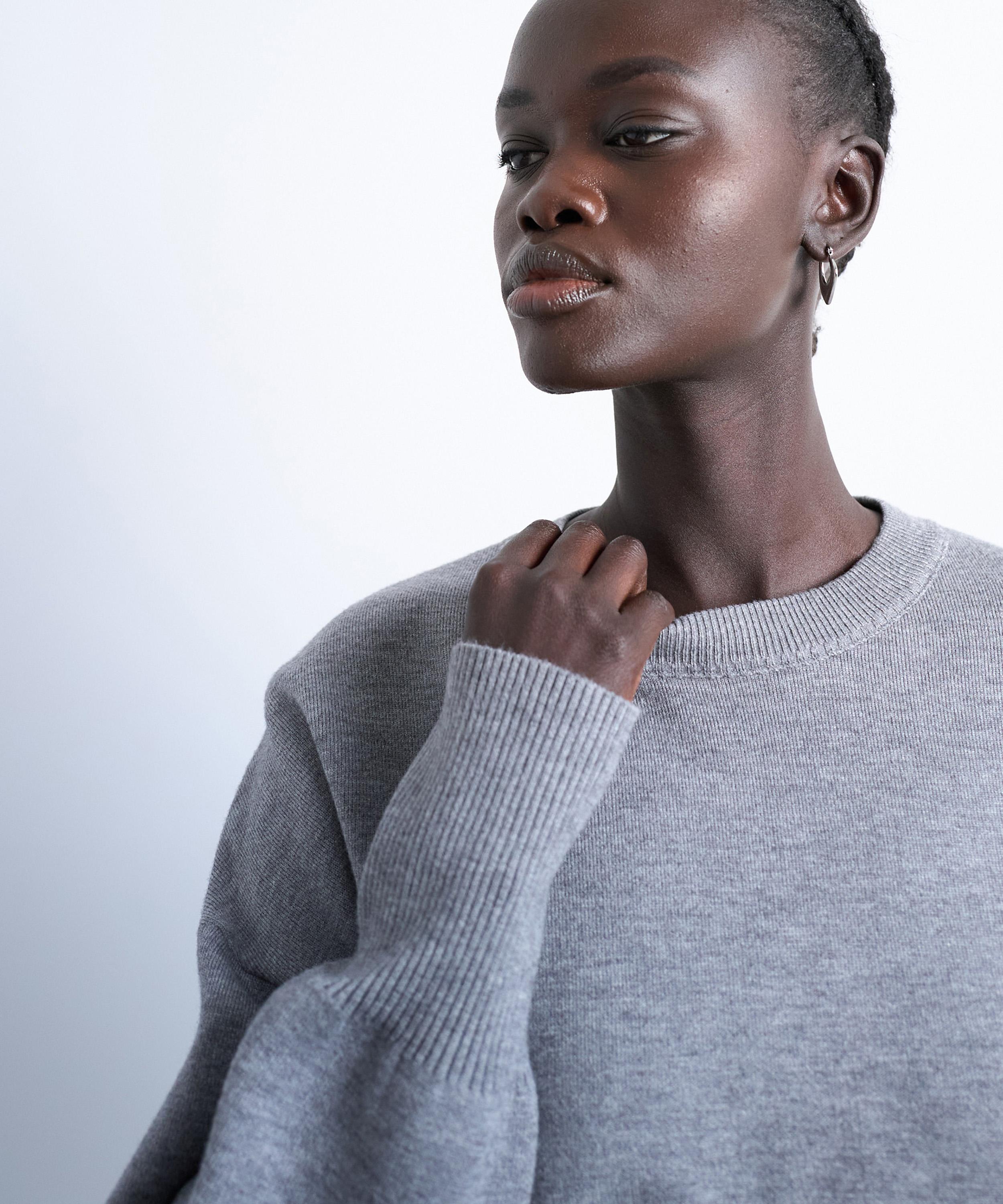 TOPSHOP - Grey Knitted Clean Cinch Waist Jumper image number 2