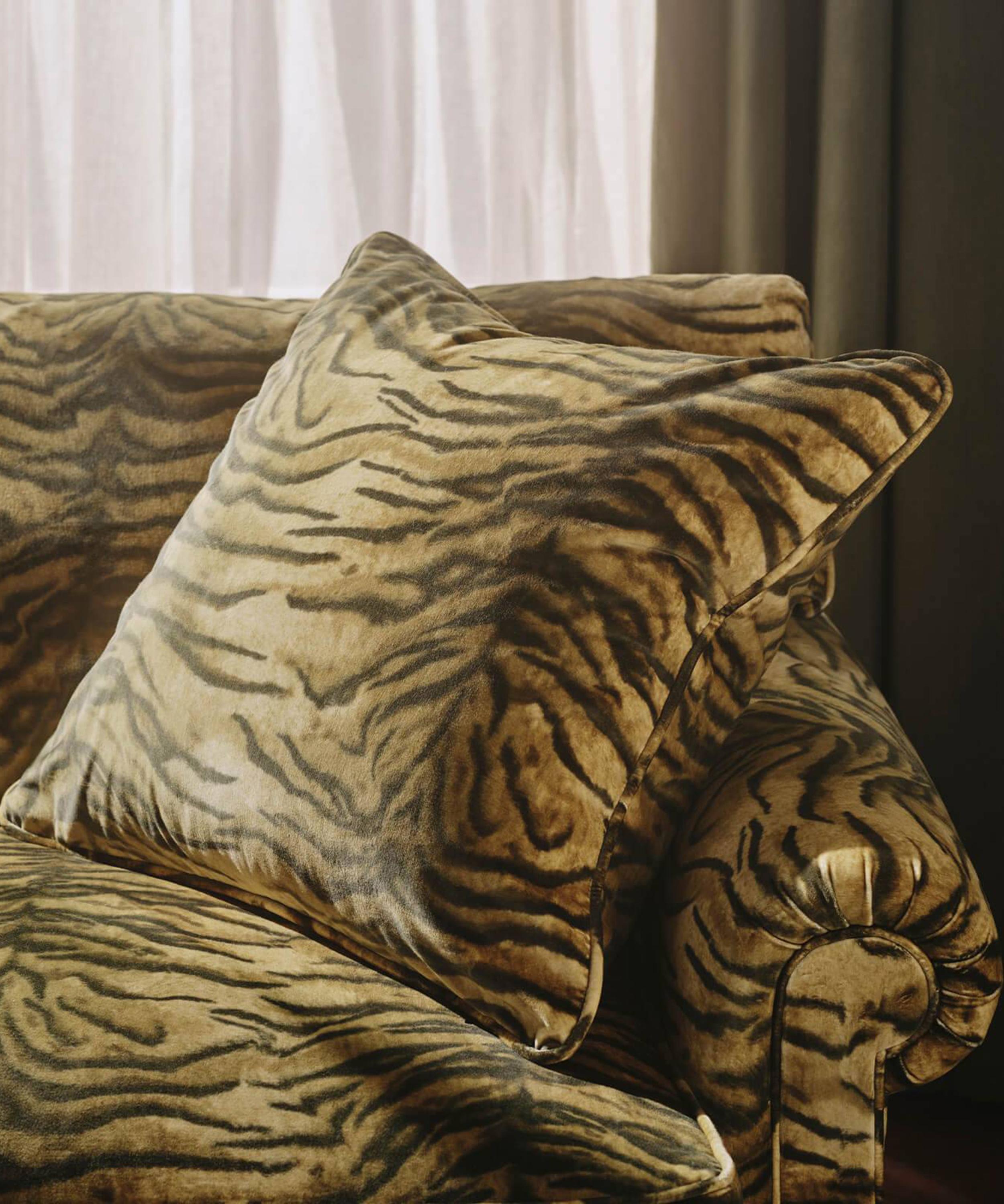 House of Hackney - Caspian Large Velvet Piped Cushion image number 1