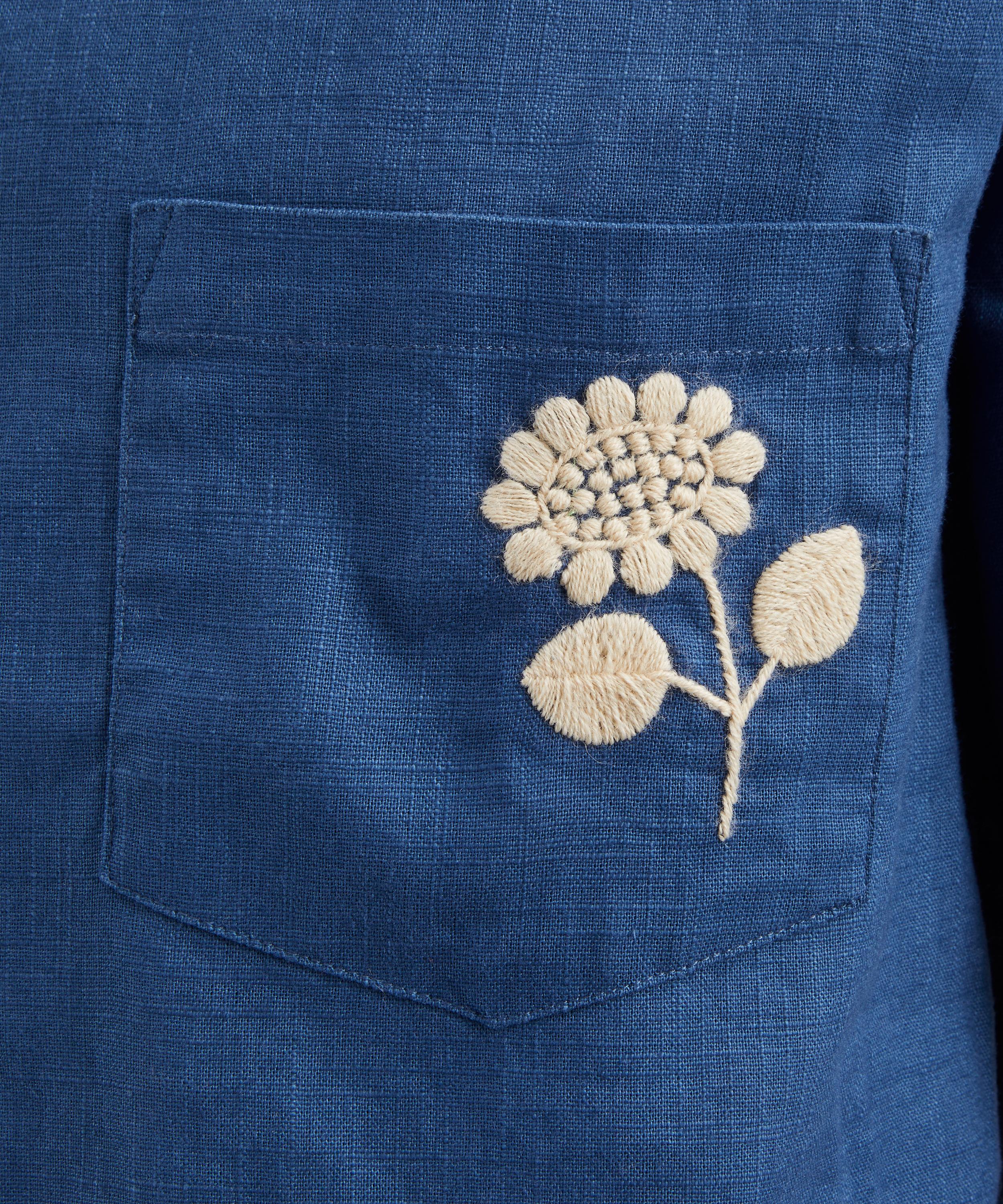 Portuguese Flannel - Embroidery Nature Short-Sleeve Shirt in Blue image number 4