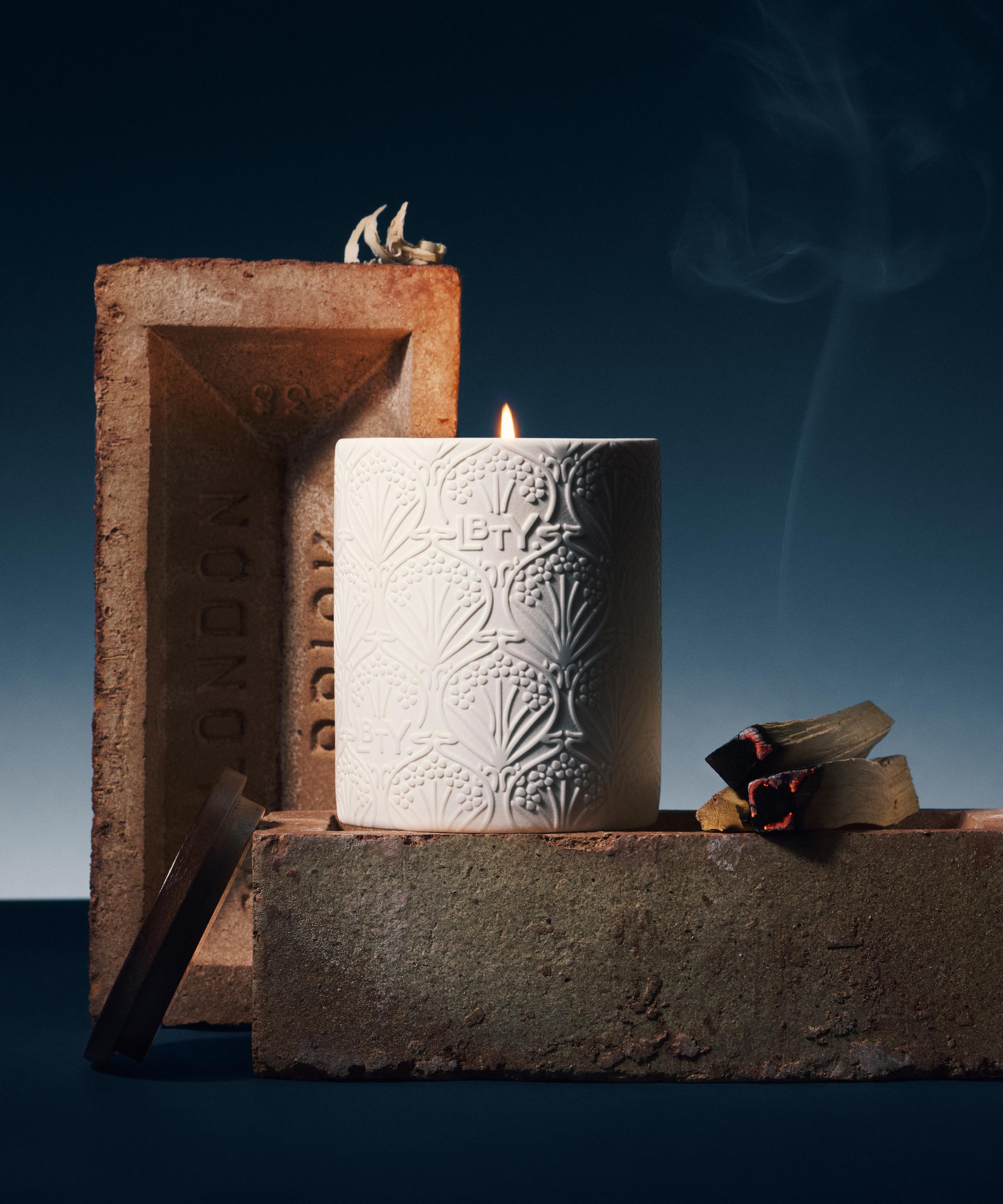Liberty LBTY. Fragrance - Chimney Twist Scented Candle 330g image number 1