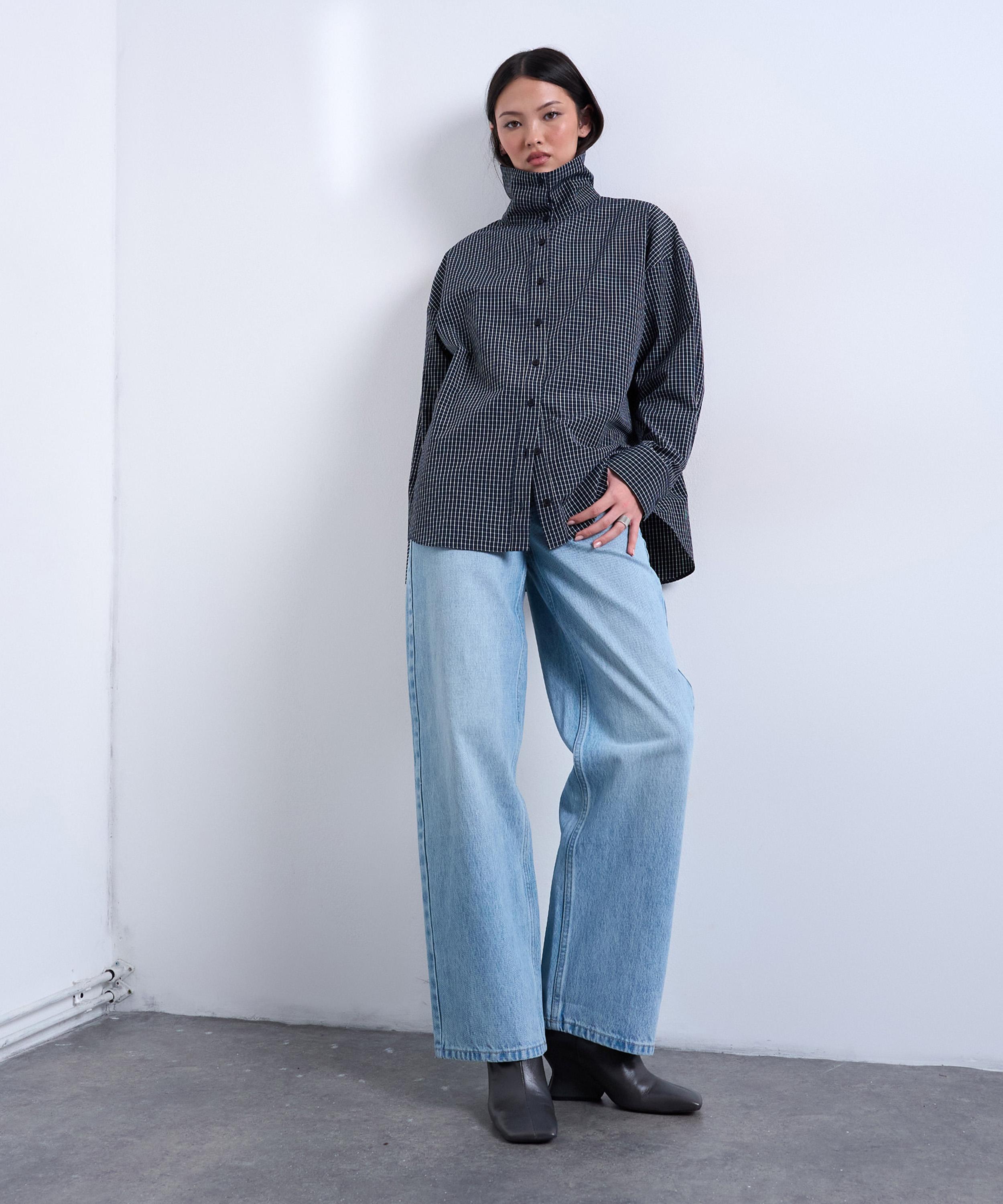 TOPSHOP - Cinch Low-Rise Jeans in Bleach image number 1