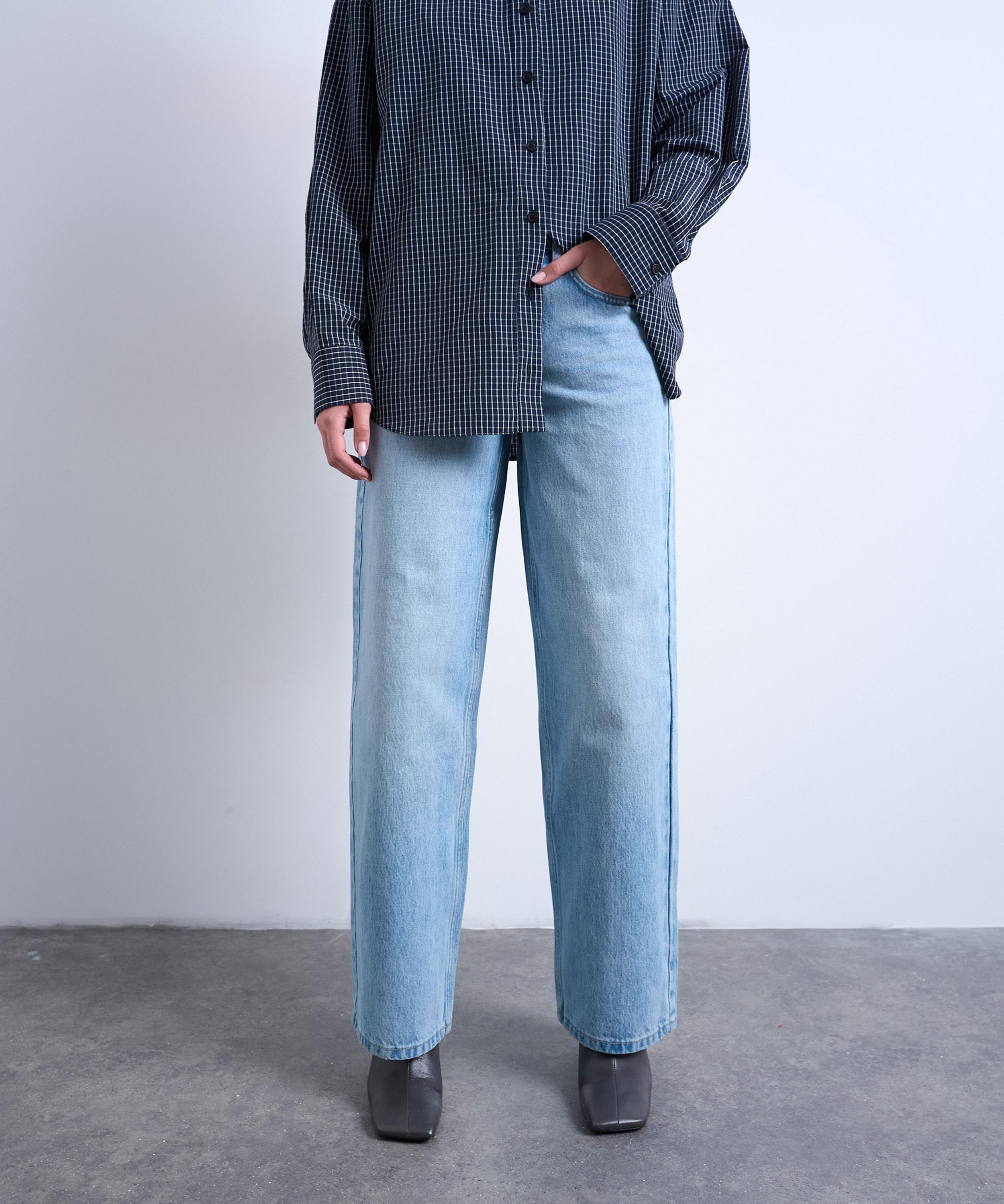 TOPSHOP - Cinch Low-Rise Jeans in Bleach image number 2