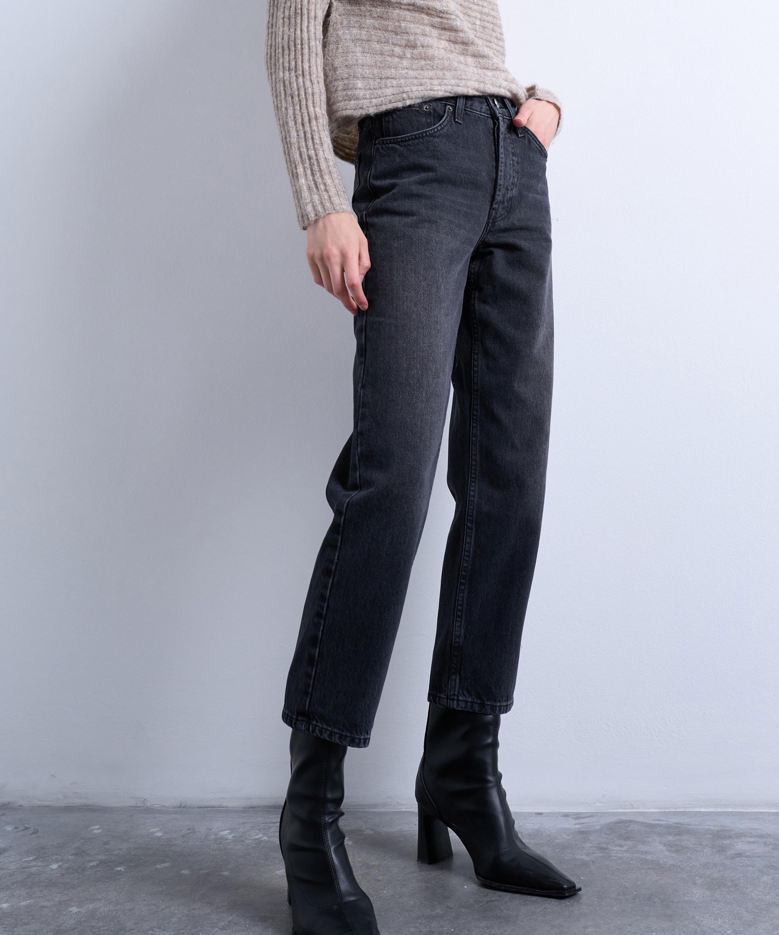 TOPSHOP - Runway Mid-Rise Straight Cropped Jeans in Washed Black image number 1