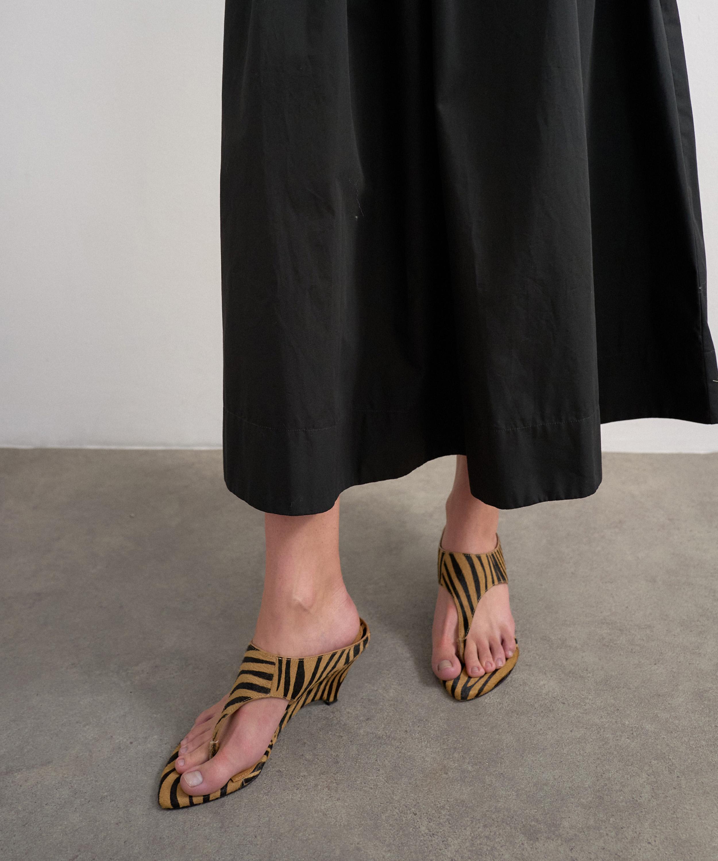 TOPSHOP - Black Drop Waist Saloon Maxi Skirt image number 3