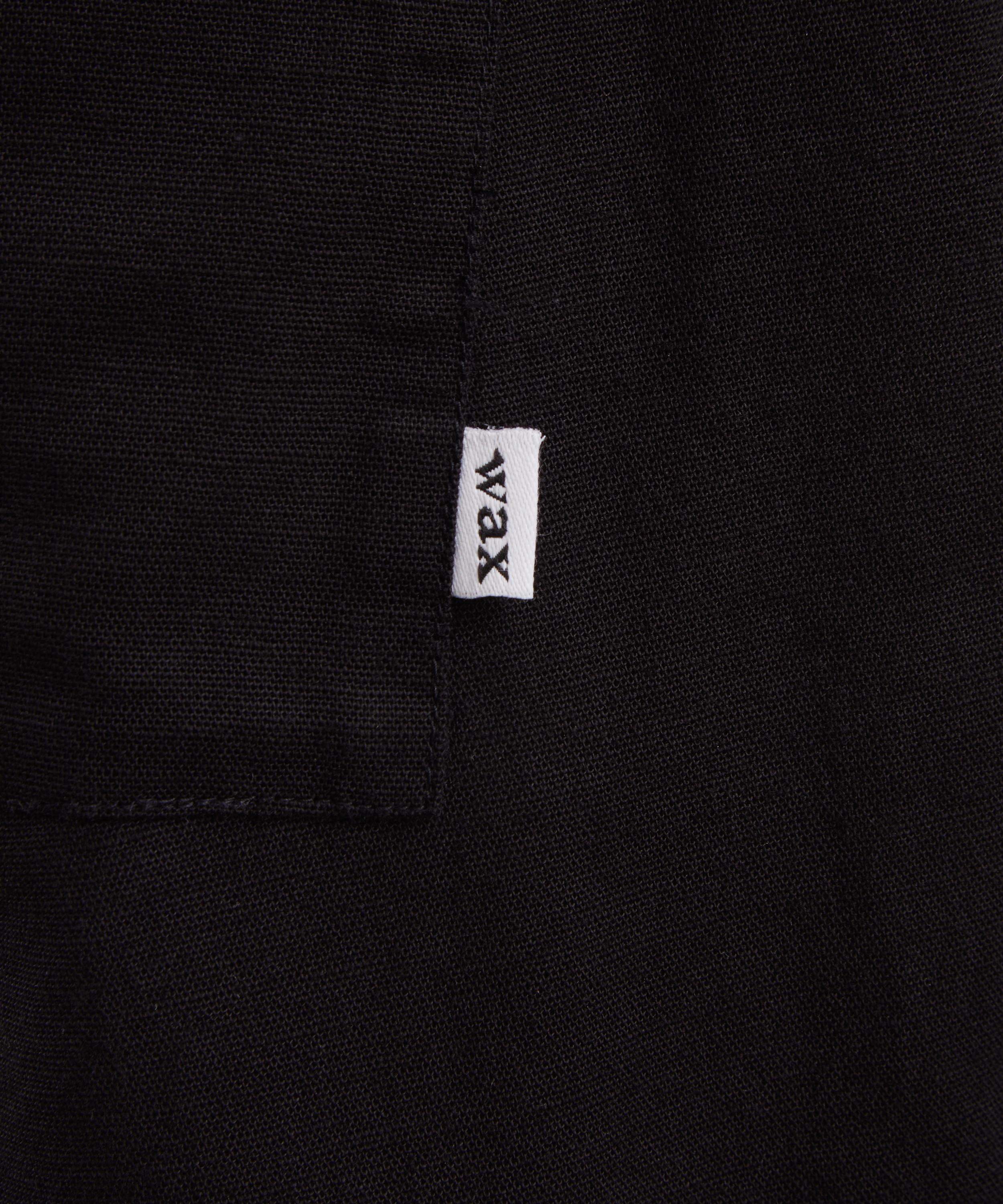 Wax London - Kurt Appliqu&eacute; Shorts in Black image number 4