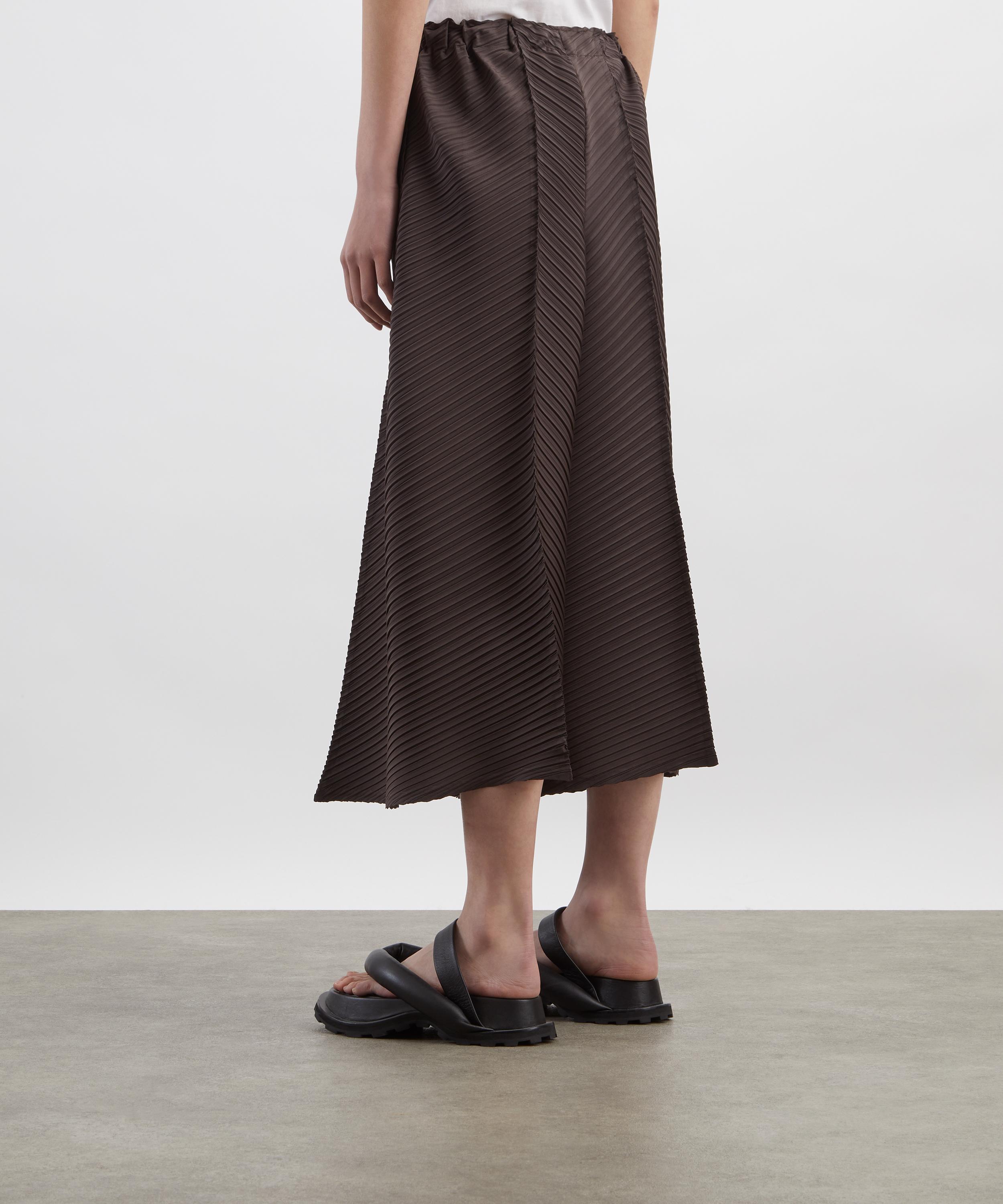 Issey Miyake - PLASTER PLEATS Trousers image number 3
