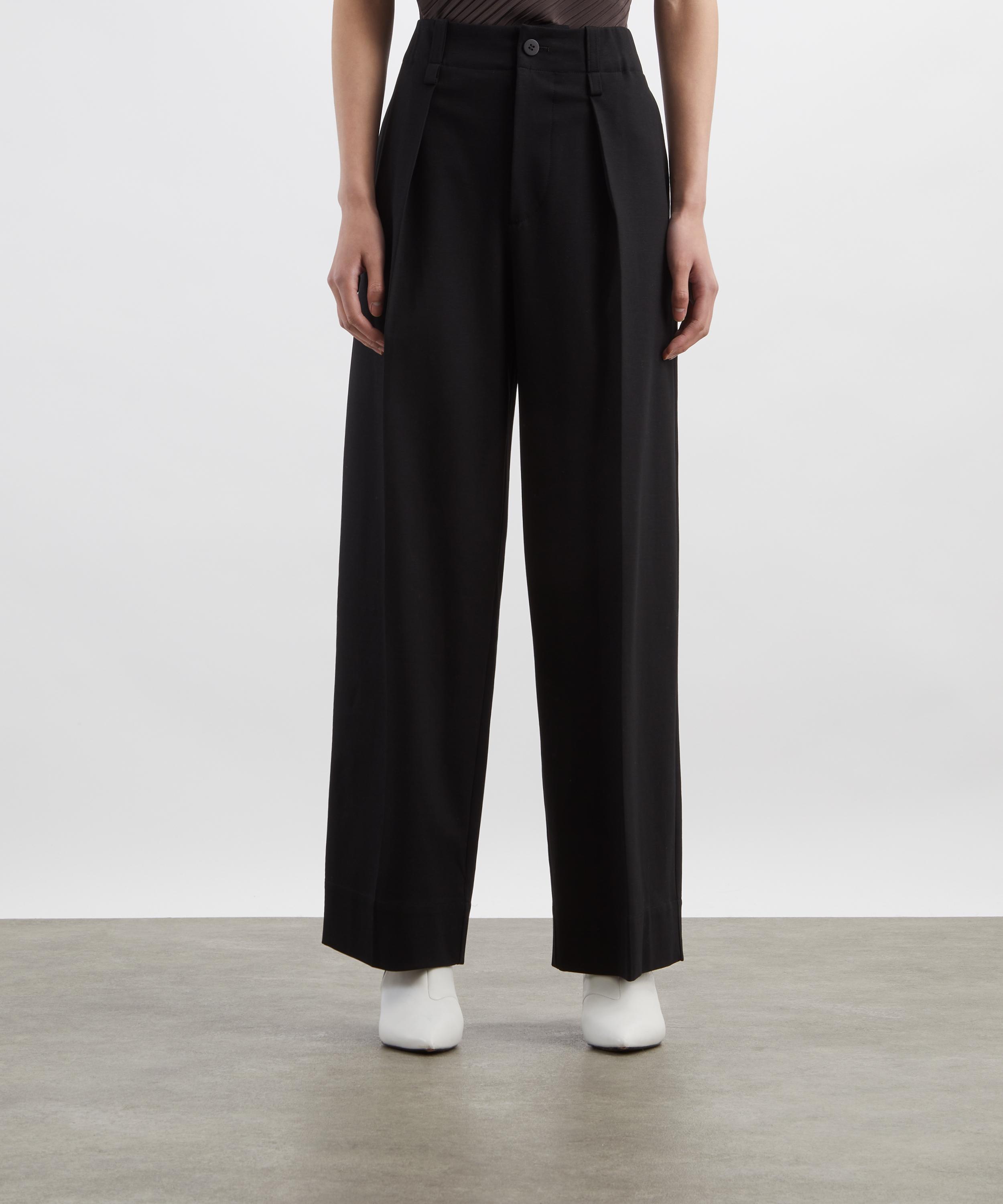 Issey Miyake - SIMPLE ENSEMBLE Straight-Leg Trousers image number 2