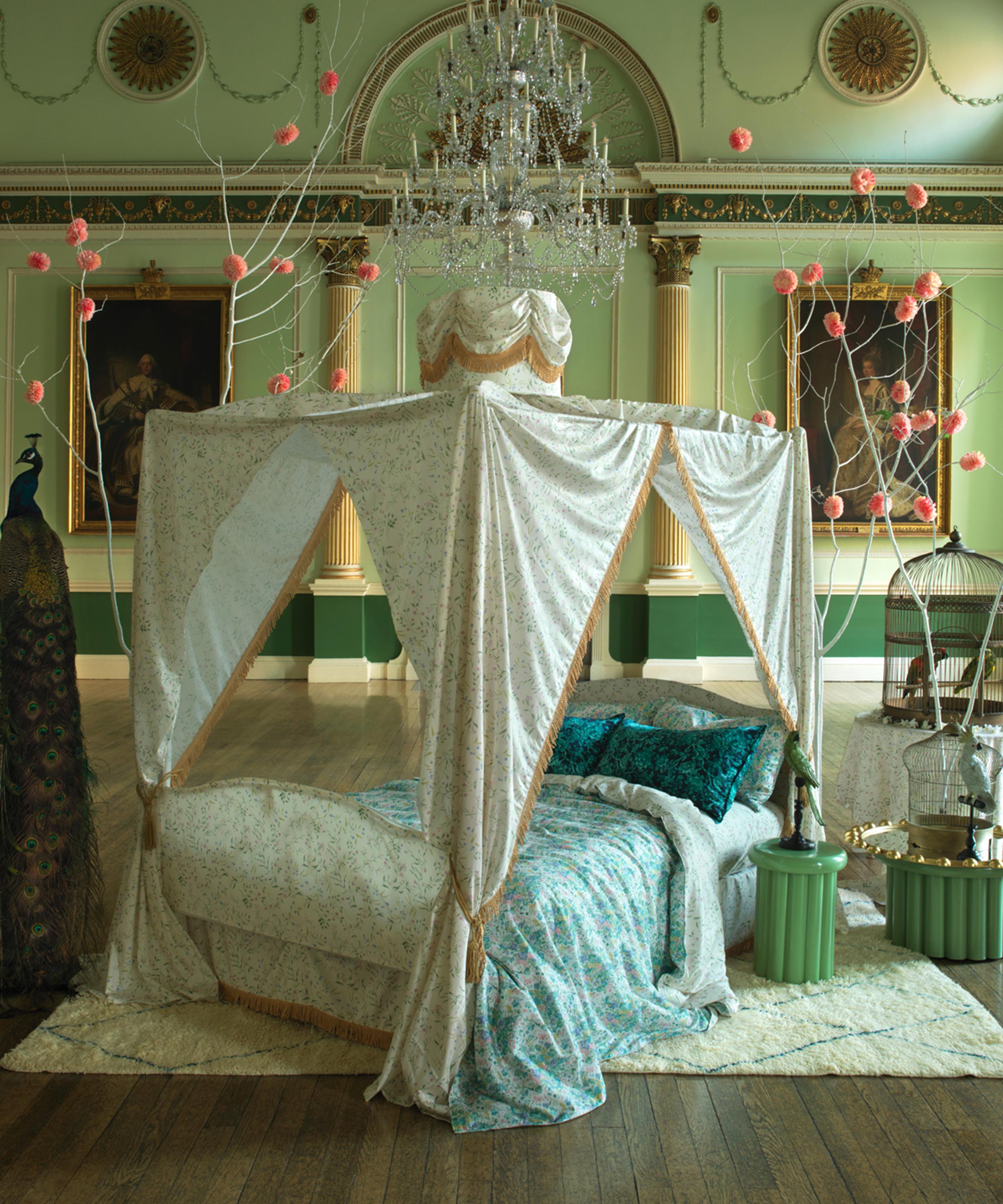 Coco & Wolf - Bouquet Parade & Regal Blossom Ardington Cotton Sateen King Duvet Set image number 2