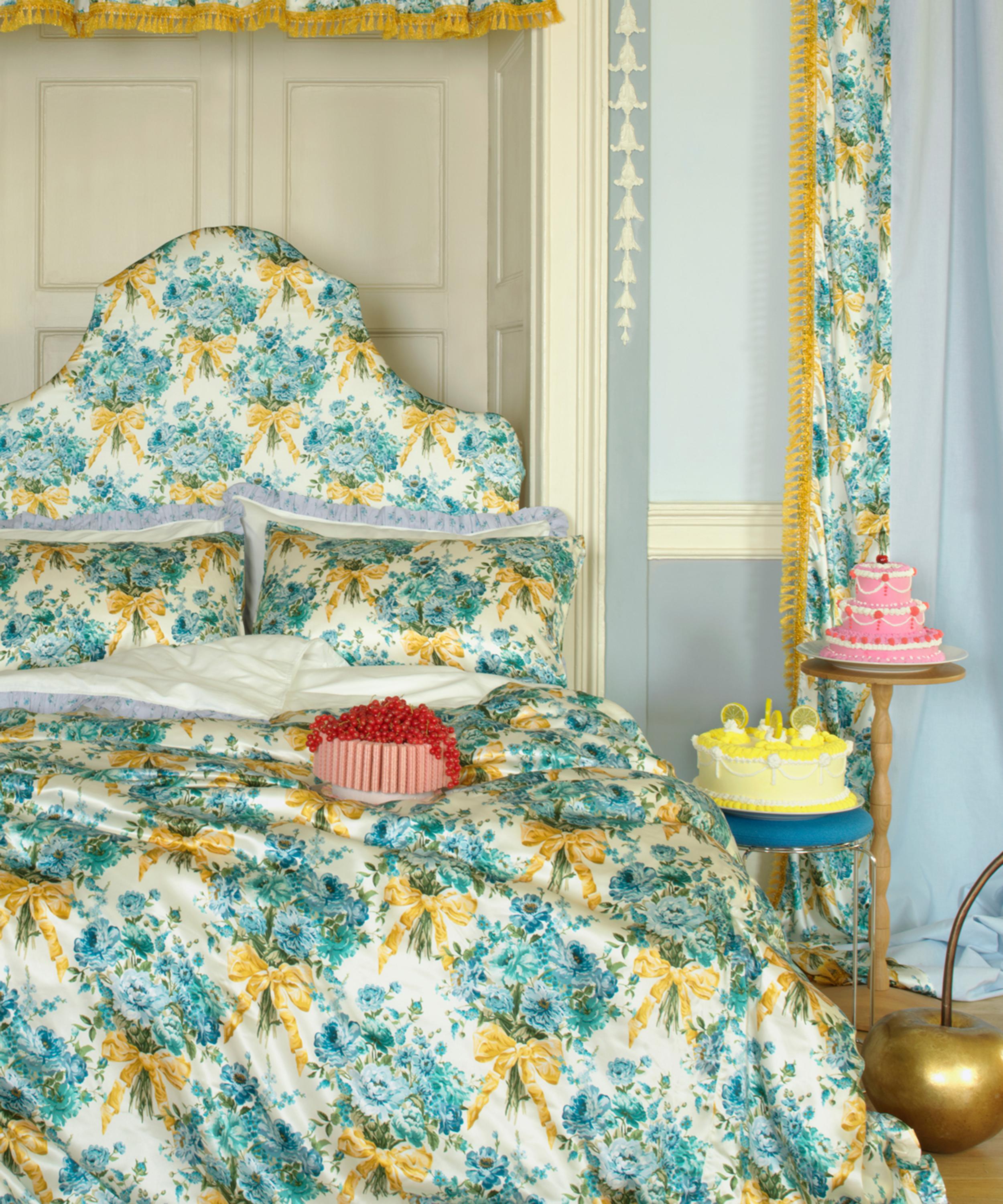 Coco & Wolf - Bow Bouquet Silk Pillowcases Set of Two image number 1