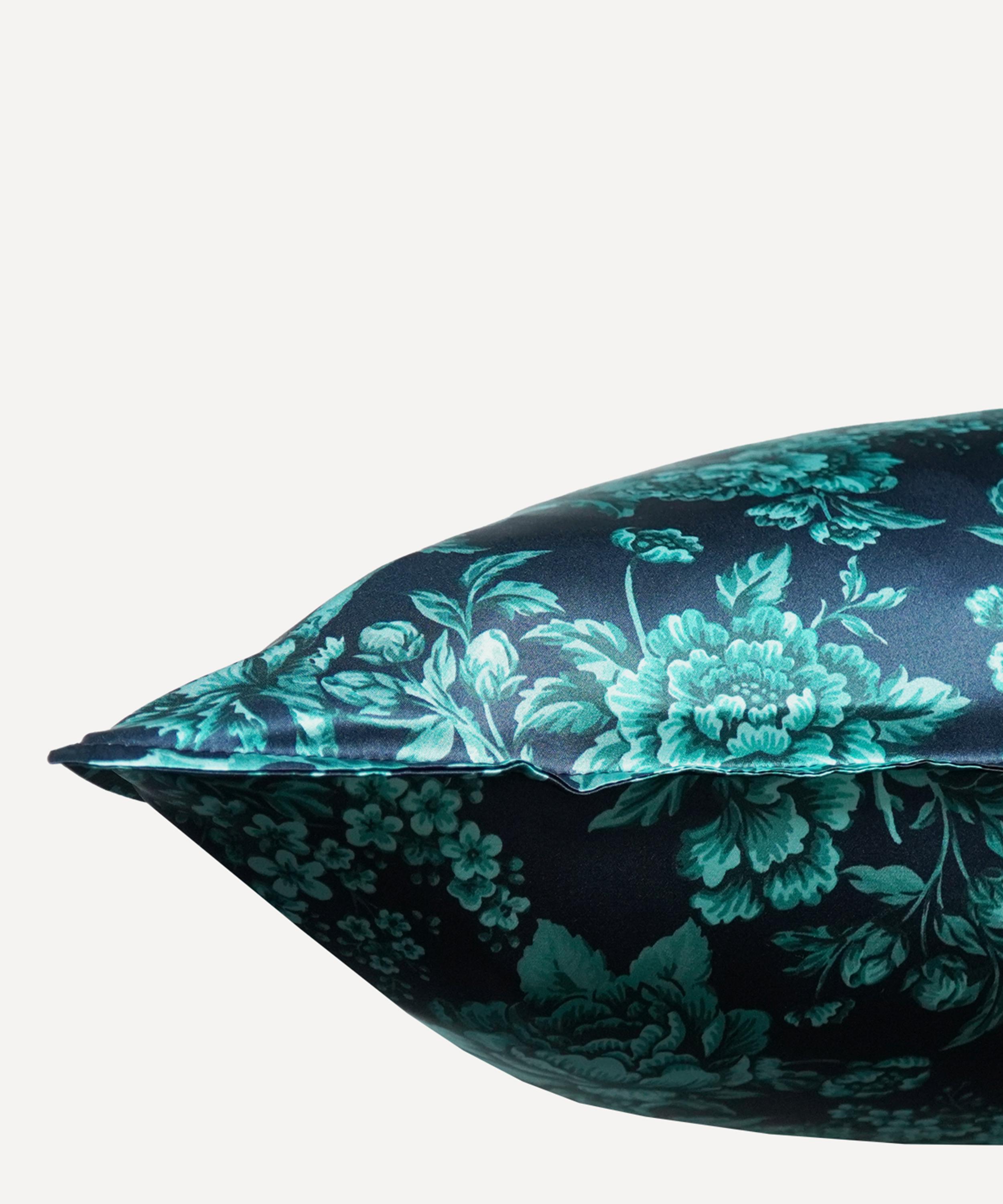 Coco & Wolf - Regency Trail Silk Pillowcases Set of Two image number 2