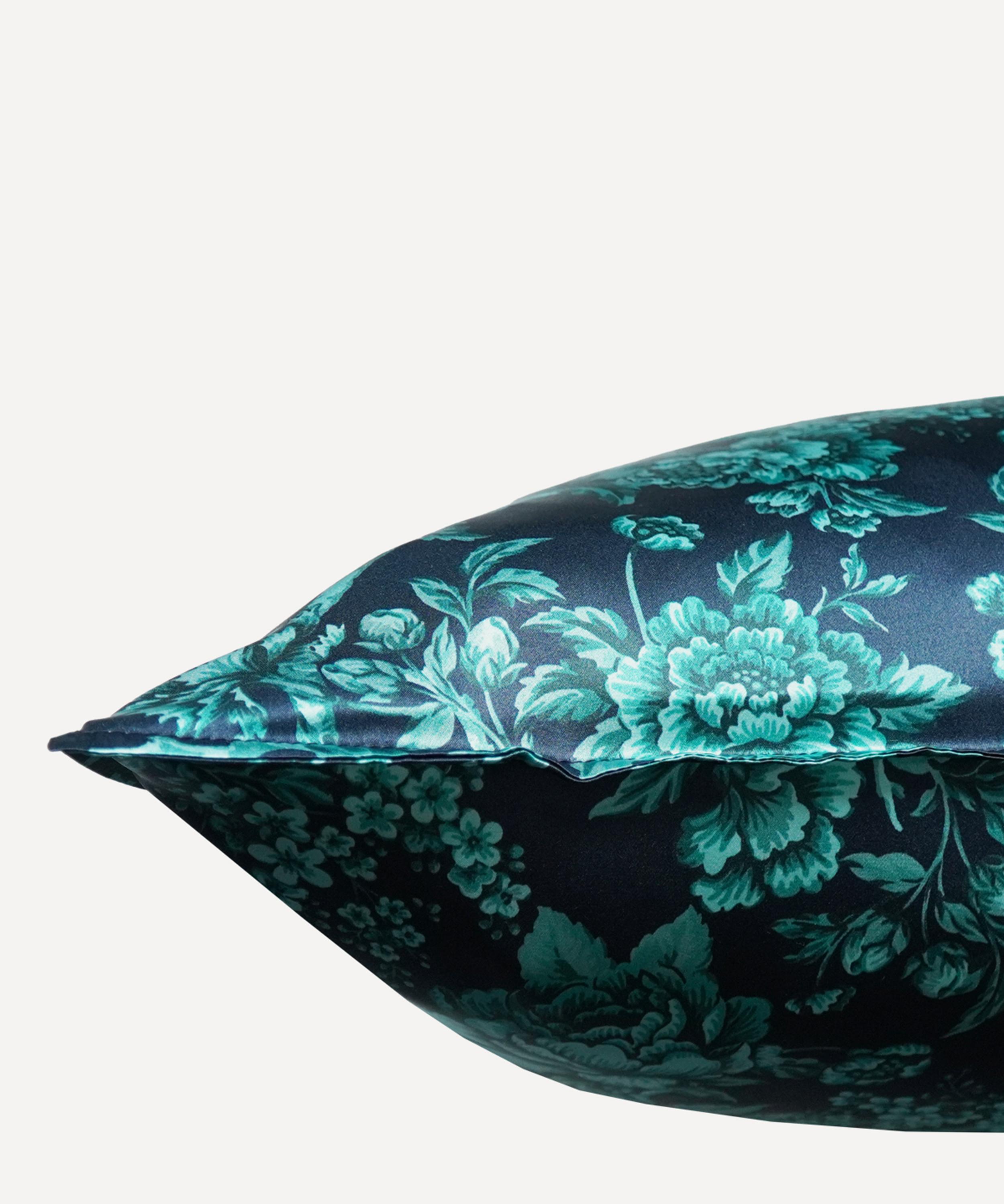 Coco & Wolf - Regency Trail Silk Pillowcase image number 4