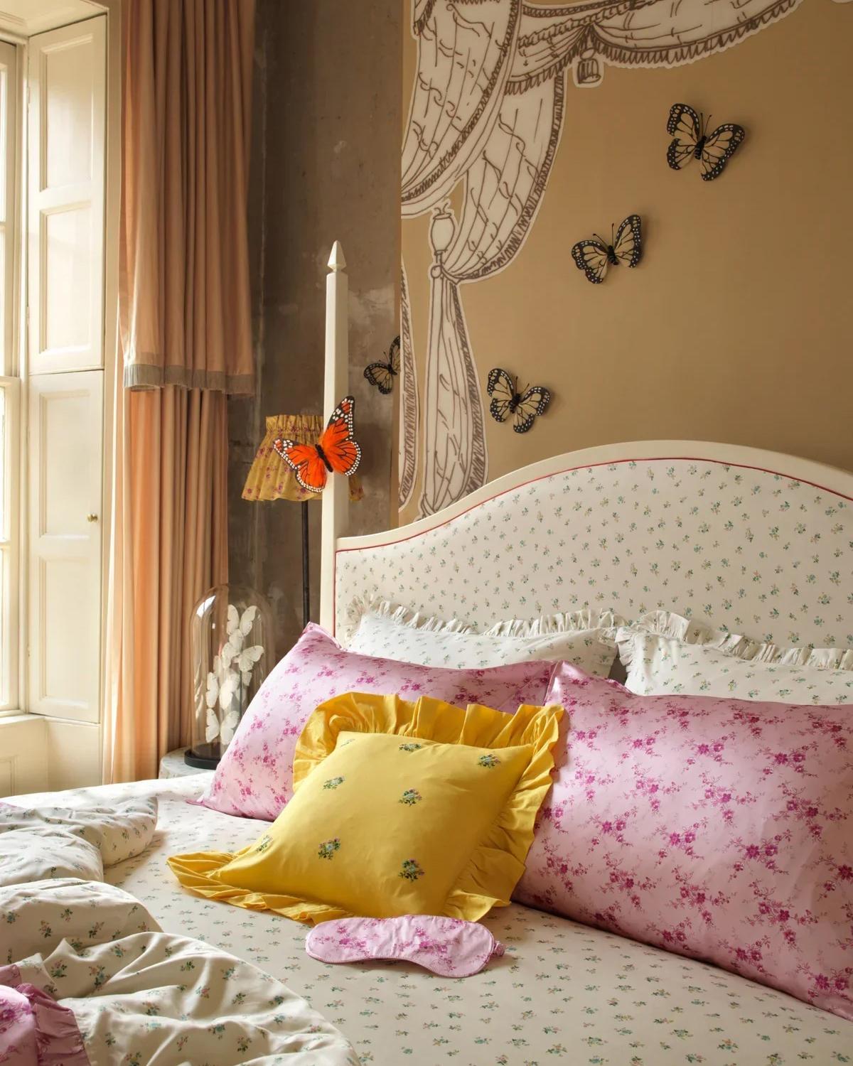 Coco & Wolf - Amelie Luise Silk Pillowcase image number 1