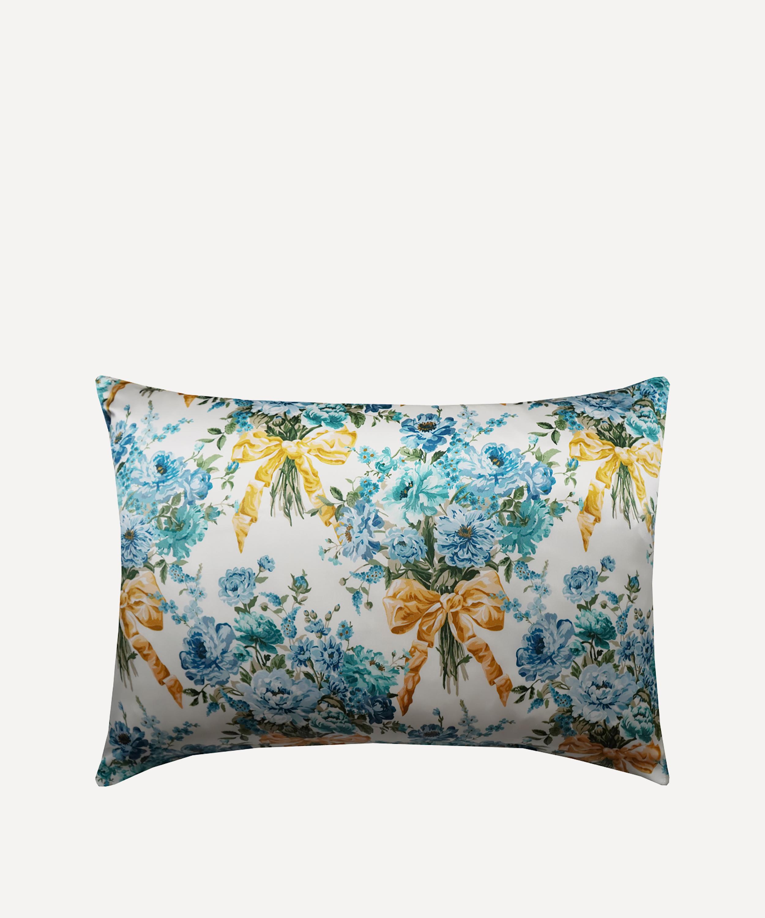 Coco & Wolf - Bow Bouquet Silk Pillowcase