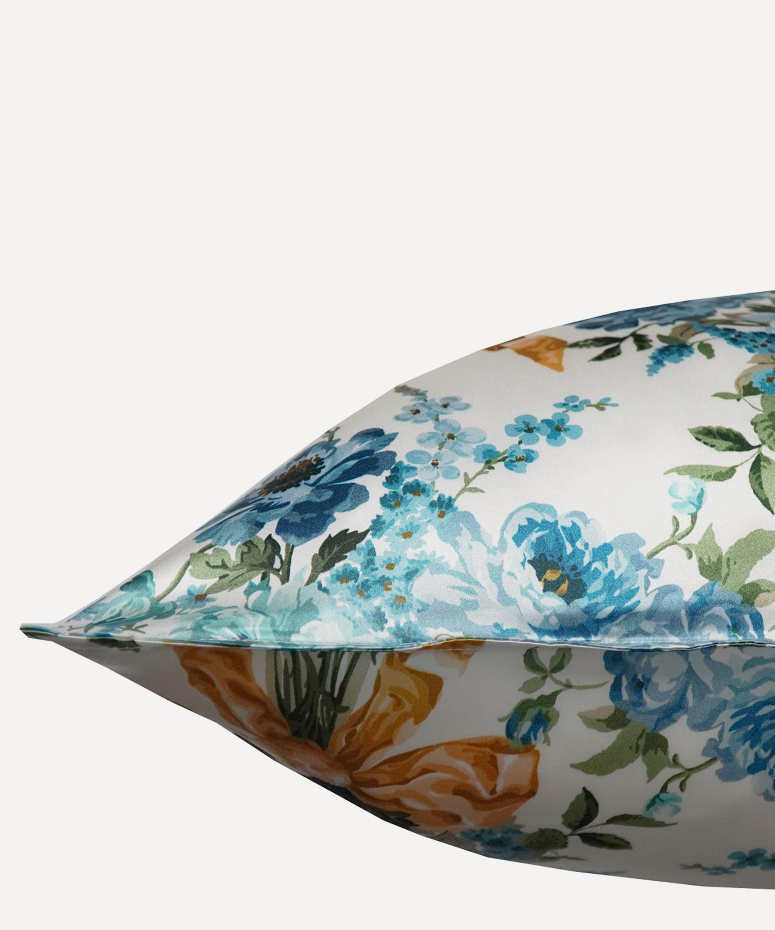 Coco & Wolf - Bow Bouquet Silk Pillowcase image number 2