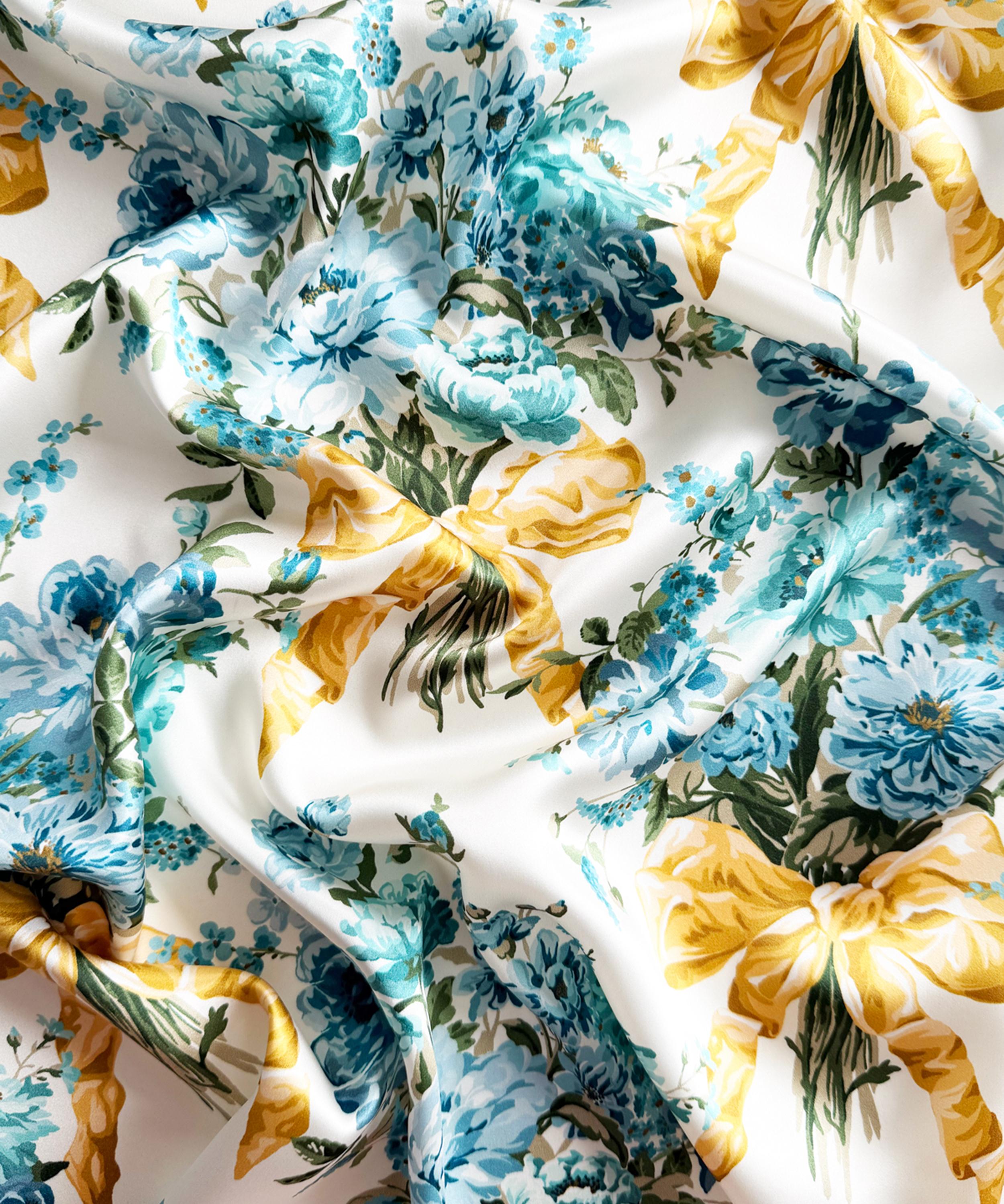 Coco & Wolf - Bow Bouquet Silk Pillowcase image number 3