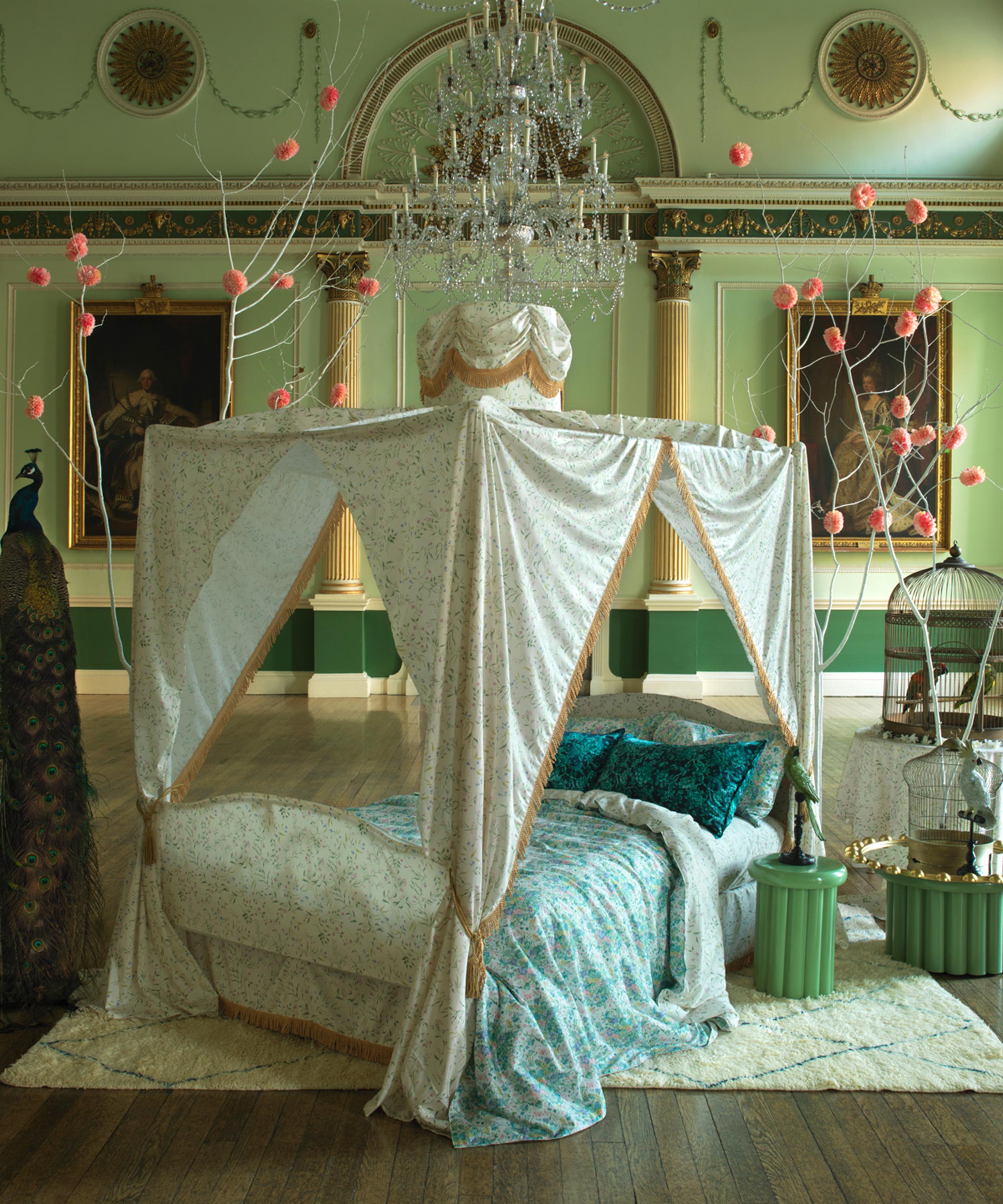 Coco & Wolf - Regal Blossom Ardington Cotton Sateen Super King Fitted Sheet image number 2