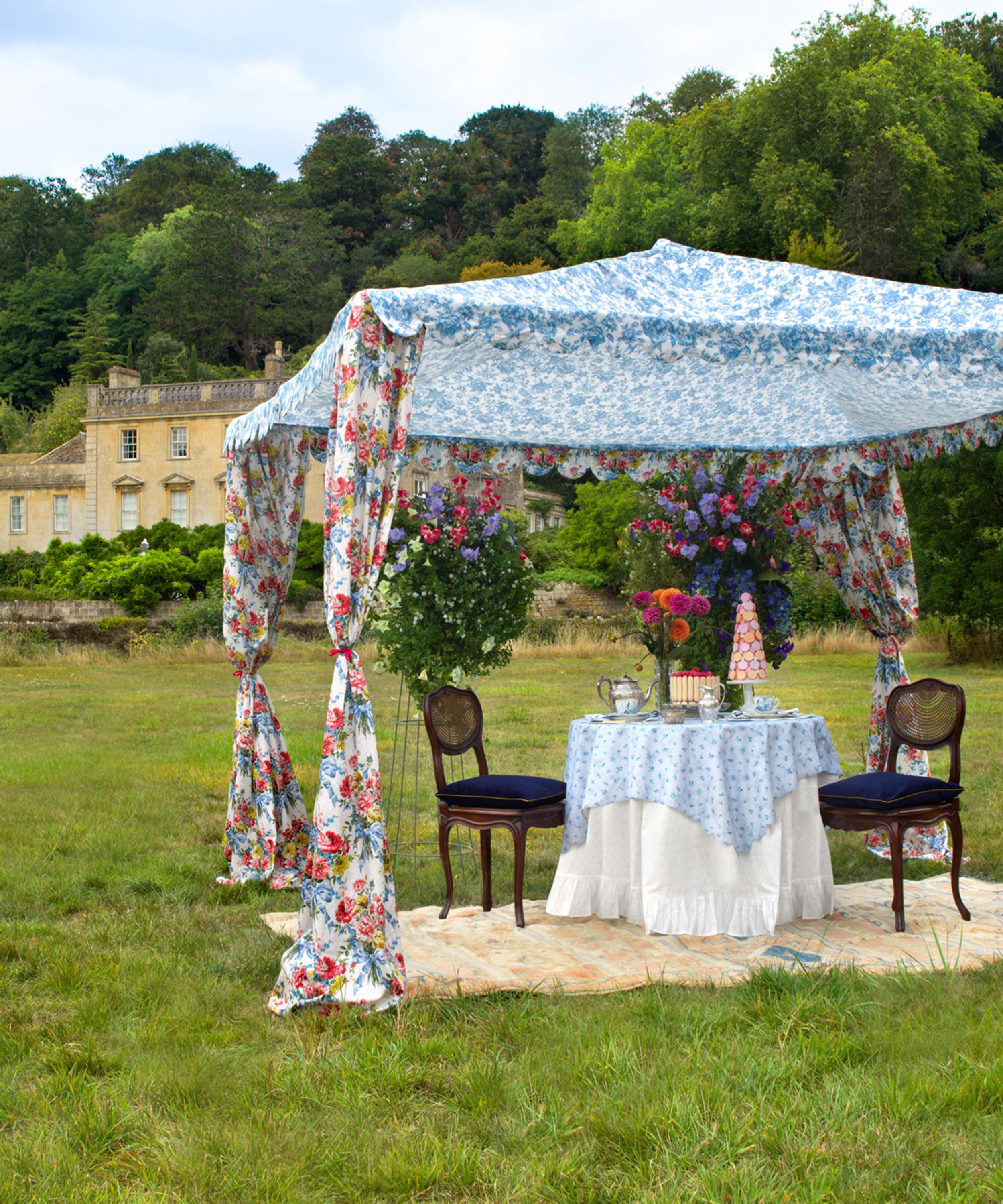 Coco & Wolf - Amelie Luise Posy Corsage Tana Lawn&trade; Cotton Reversible Table Runner image number 1