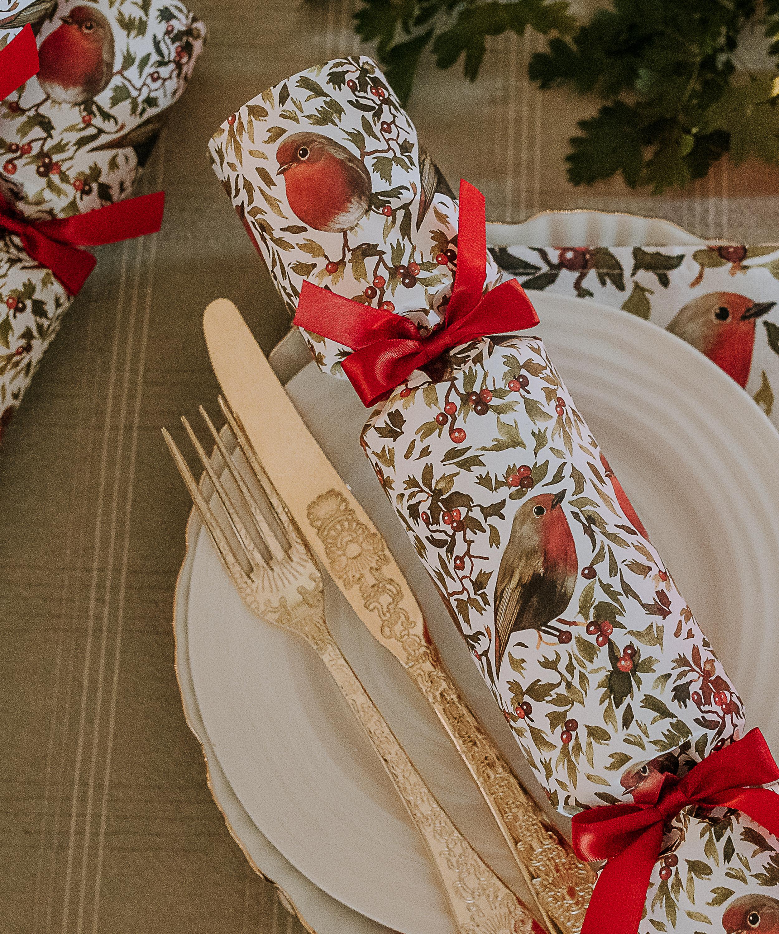 Christmas - Robin Luxury Christmas Crackers 6 image number 1