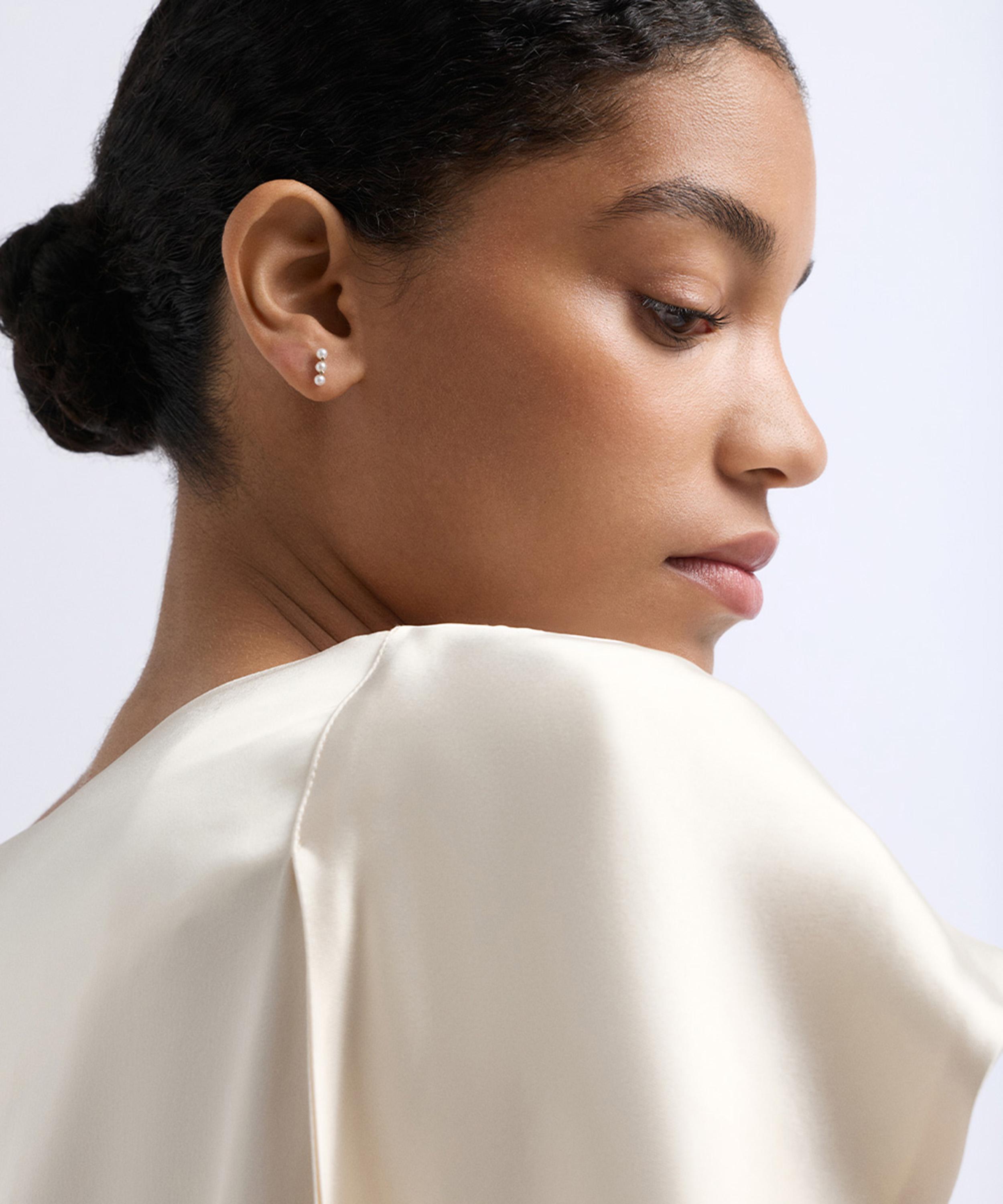 Astley Clarke - 14ct Gold Luna Pearl Bar Stud Earrings image number 2