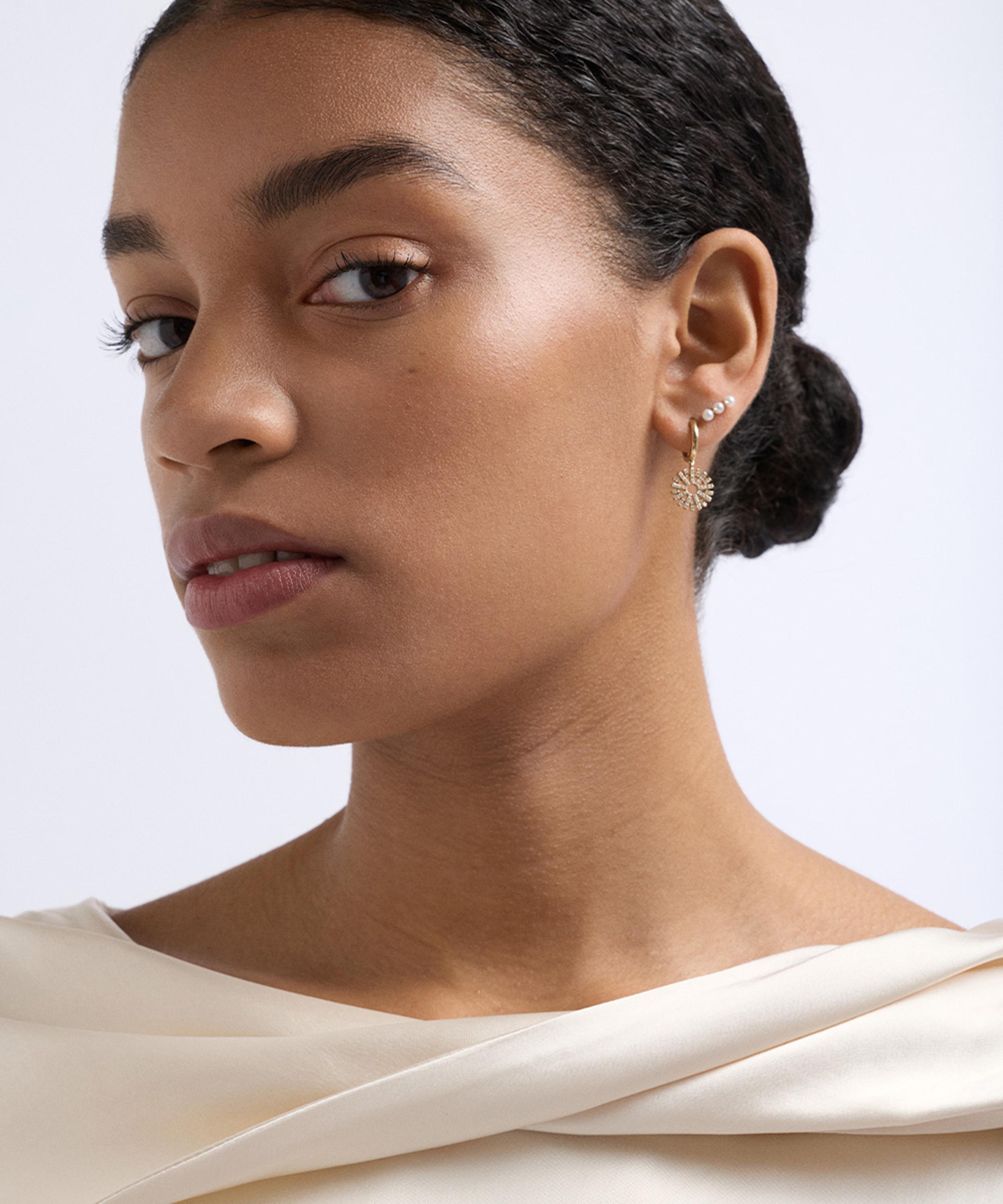 Astley Clarke - 14ct Gold Luna Pearl Bar Stud Earrings image number 3