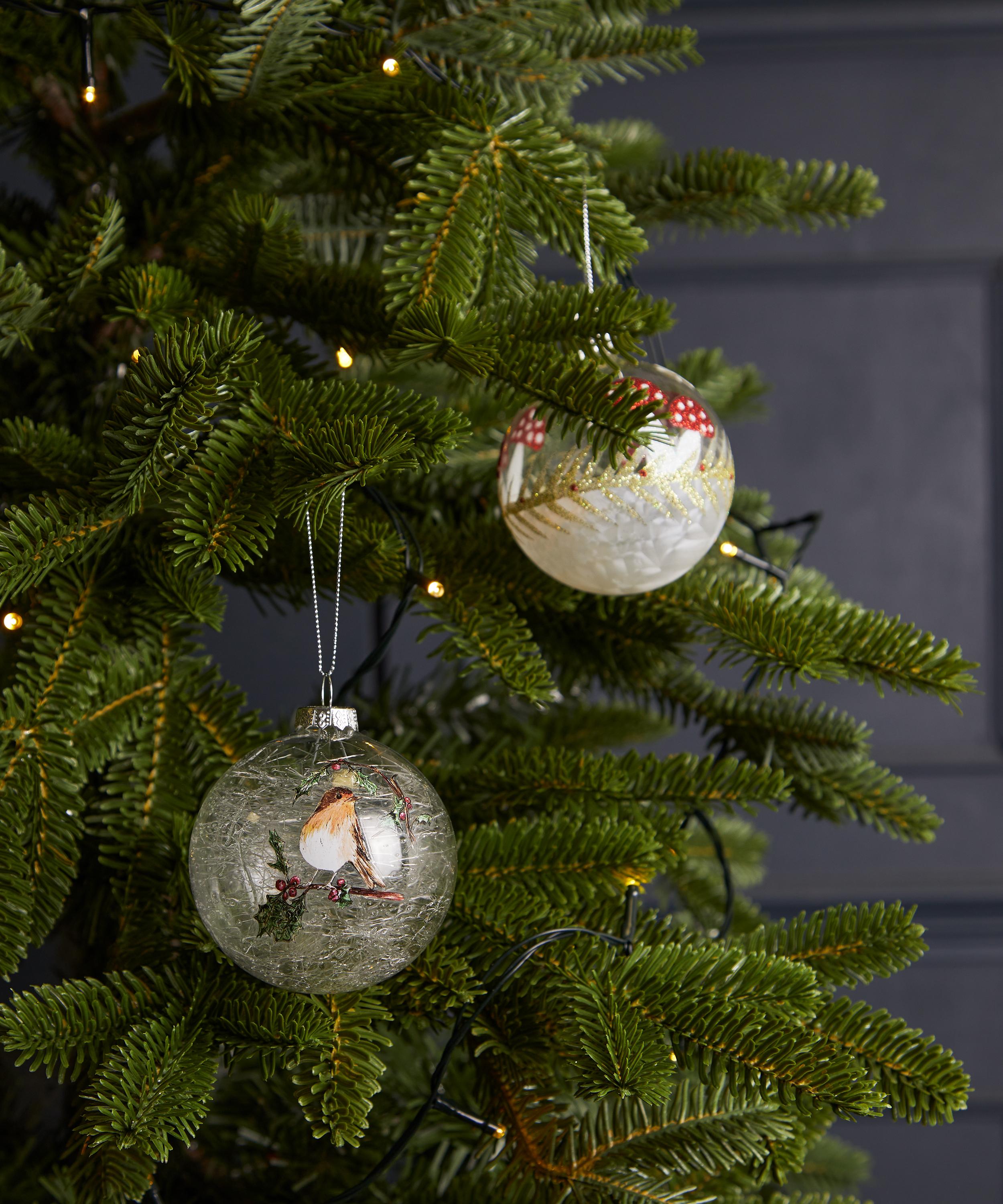 Christmas - Robin and Holly Glass Bauble image number 1