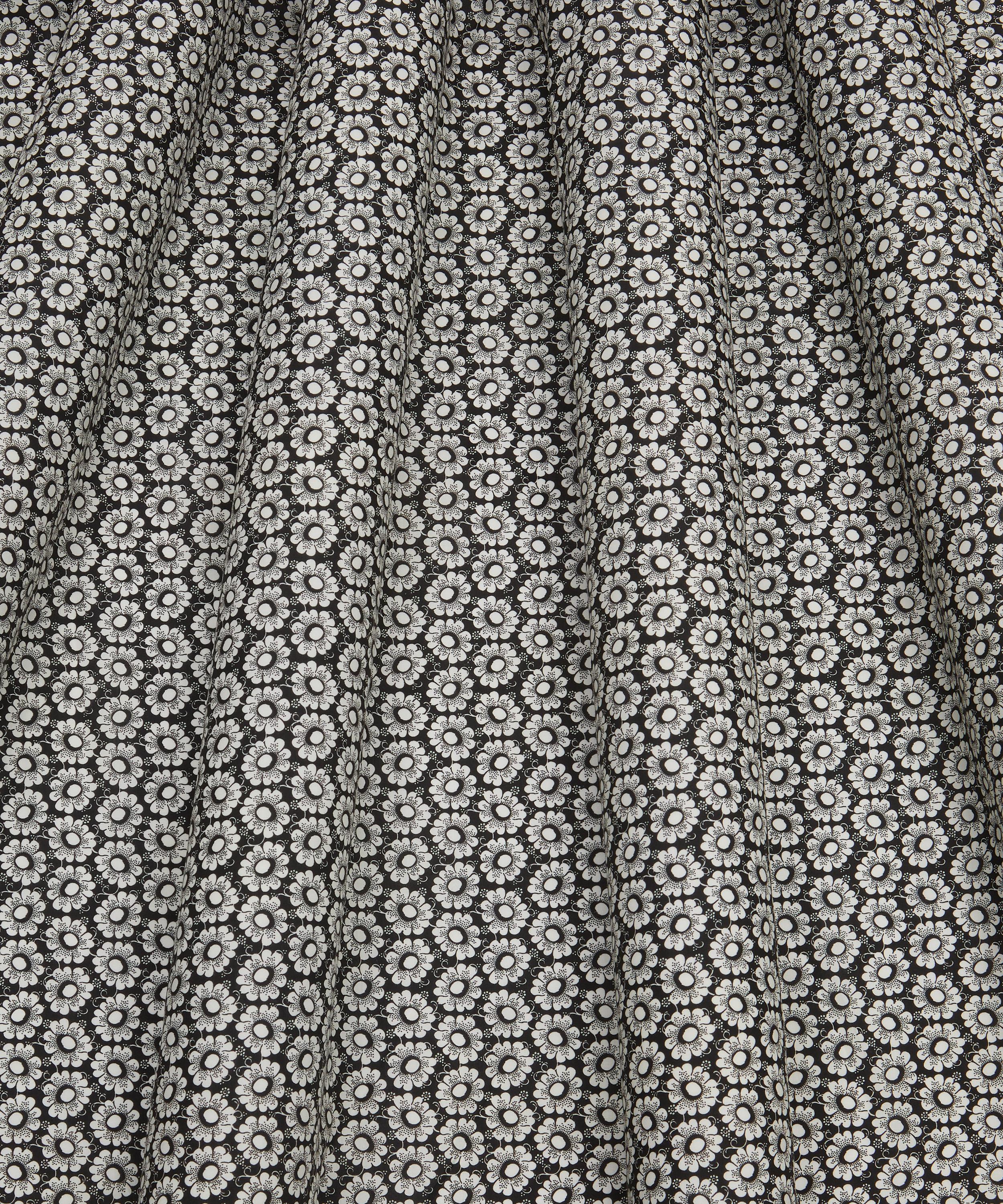 Liberty Fabrics - Cupola Daisy Tana Lawn&trade; Cotton image number 2
