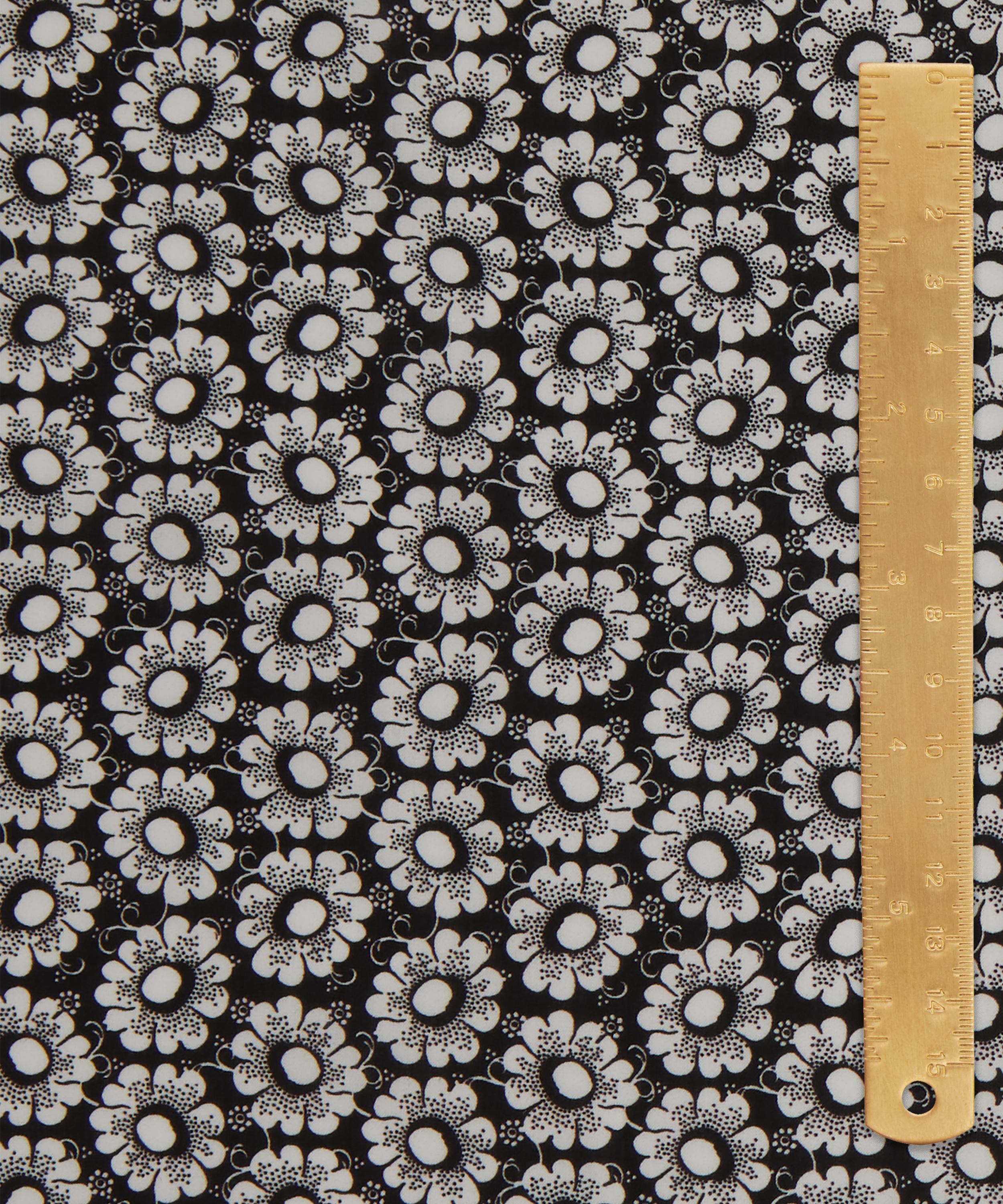 Liberty Fabrics - Cupola Daisy Tana Lawn&trade; Cotton image number 4