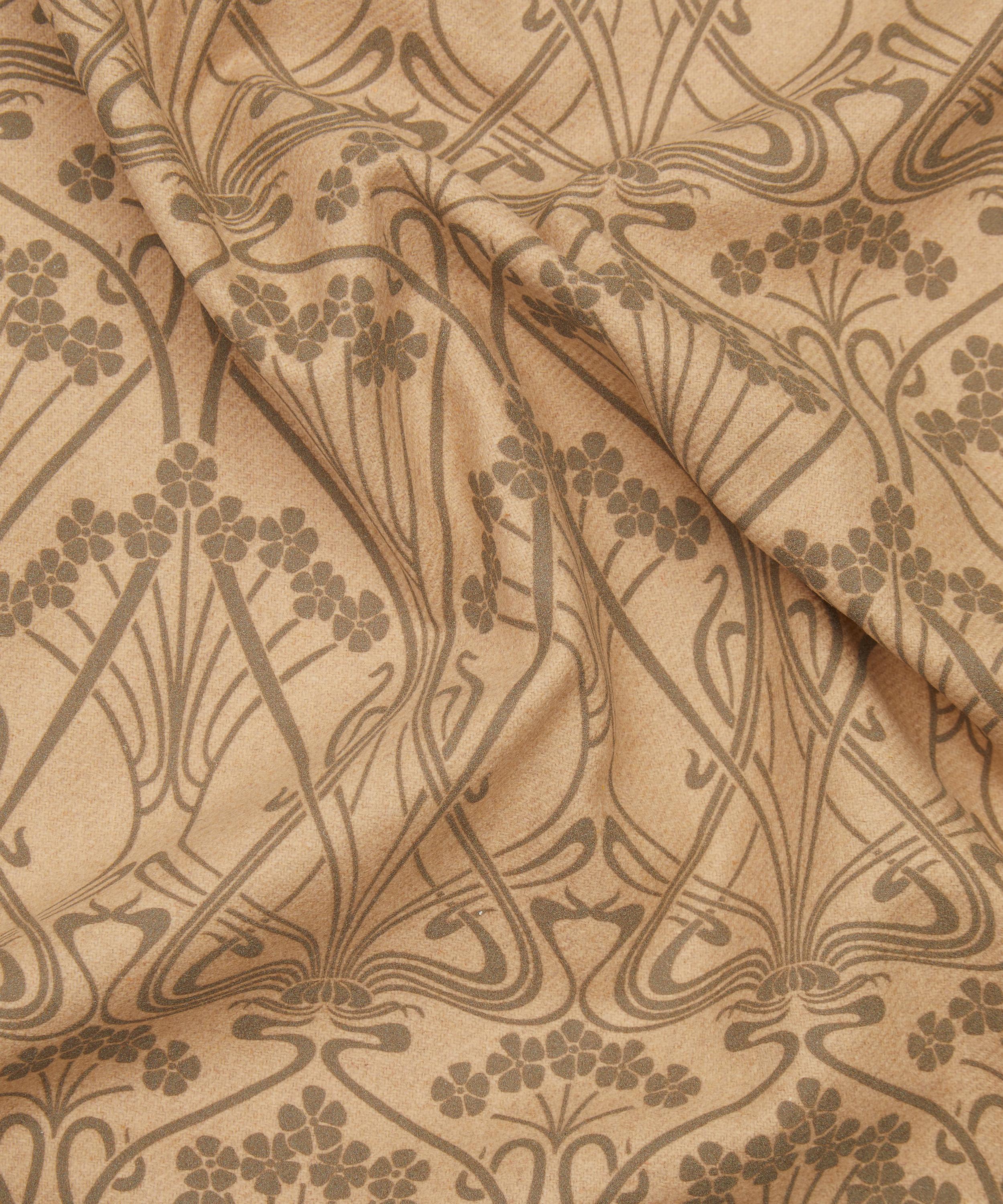 Liberty Fabrics - Nouveau Ianthe MWool image number 3