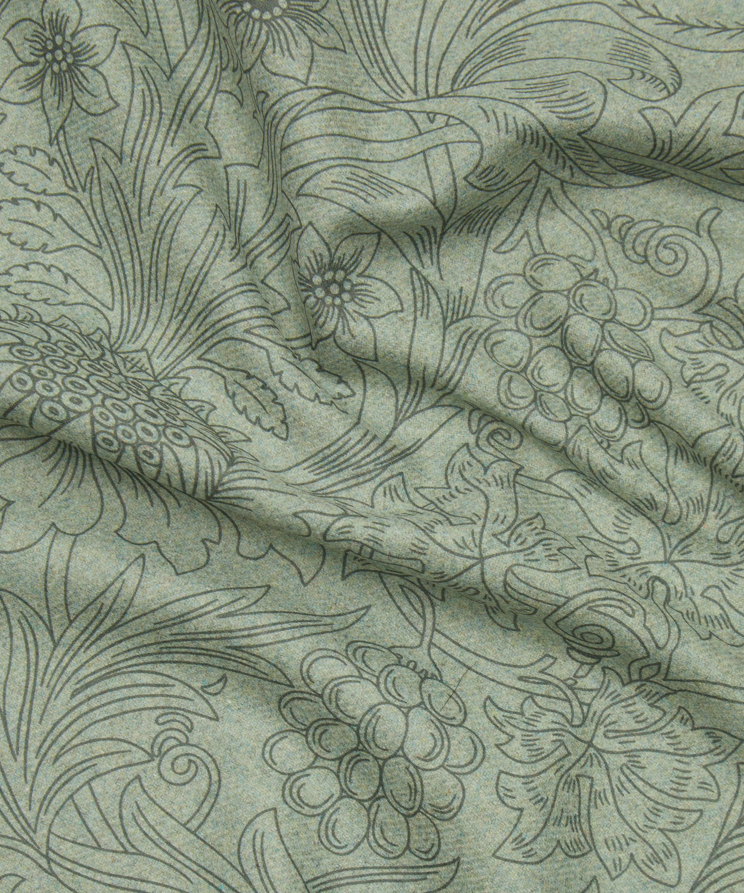 Liberty Fabrics - Standen Vine MWool image number 3
