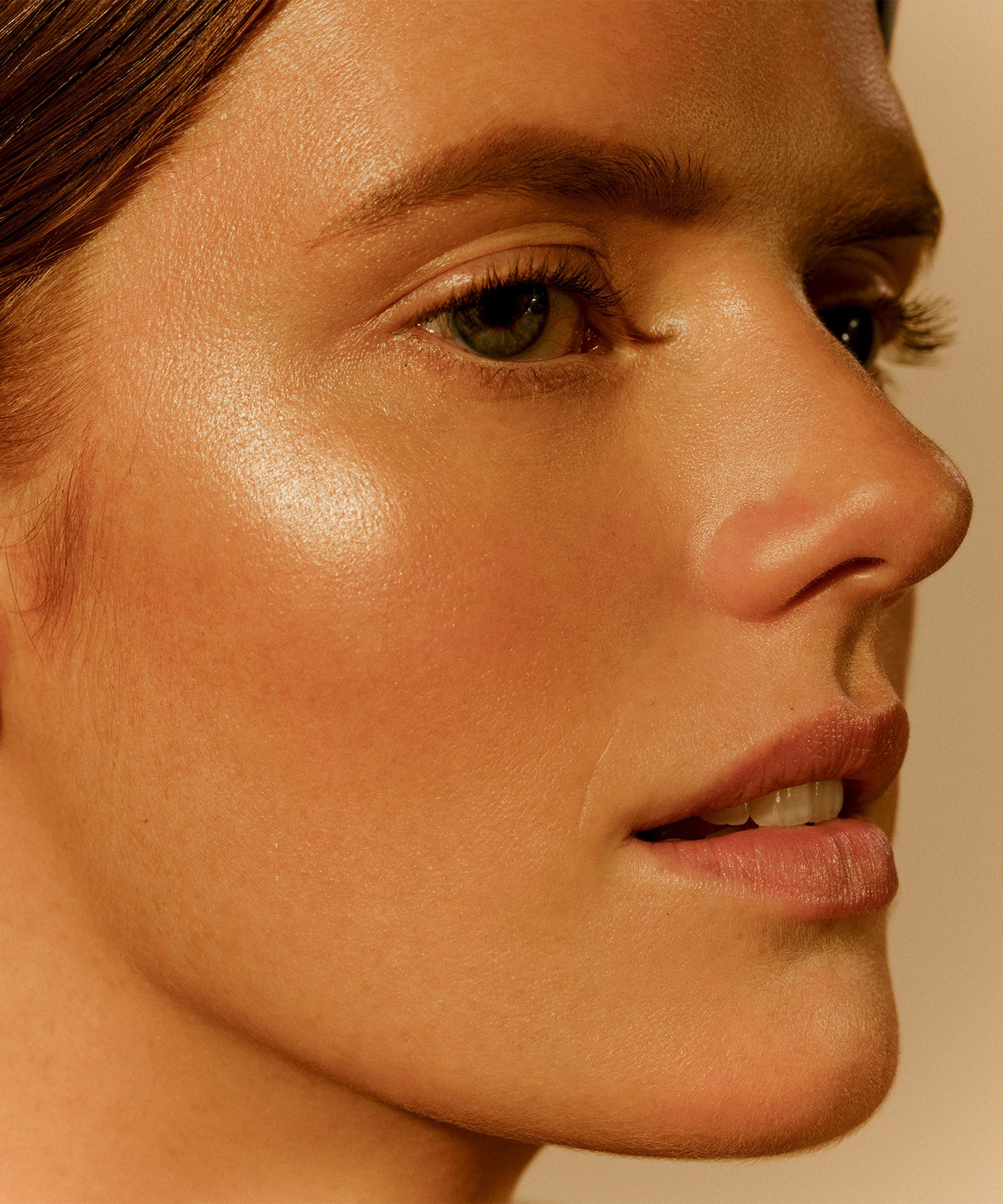 Sisley - Phyto-Touche Illusion d'&Eacute;t&eacute; 11g image number 2