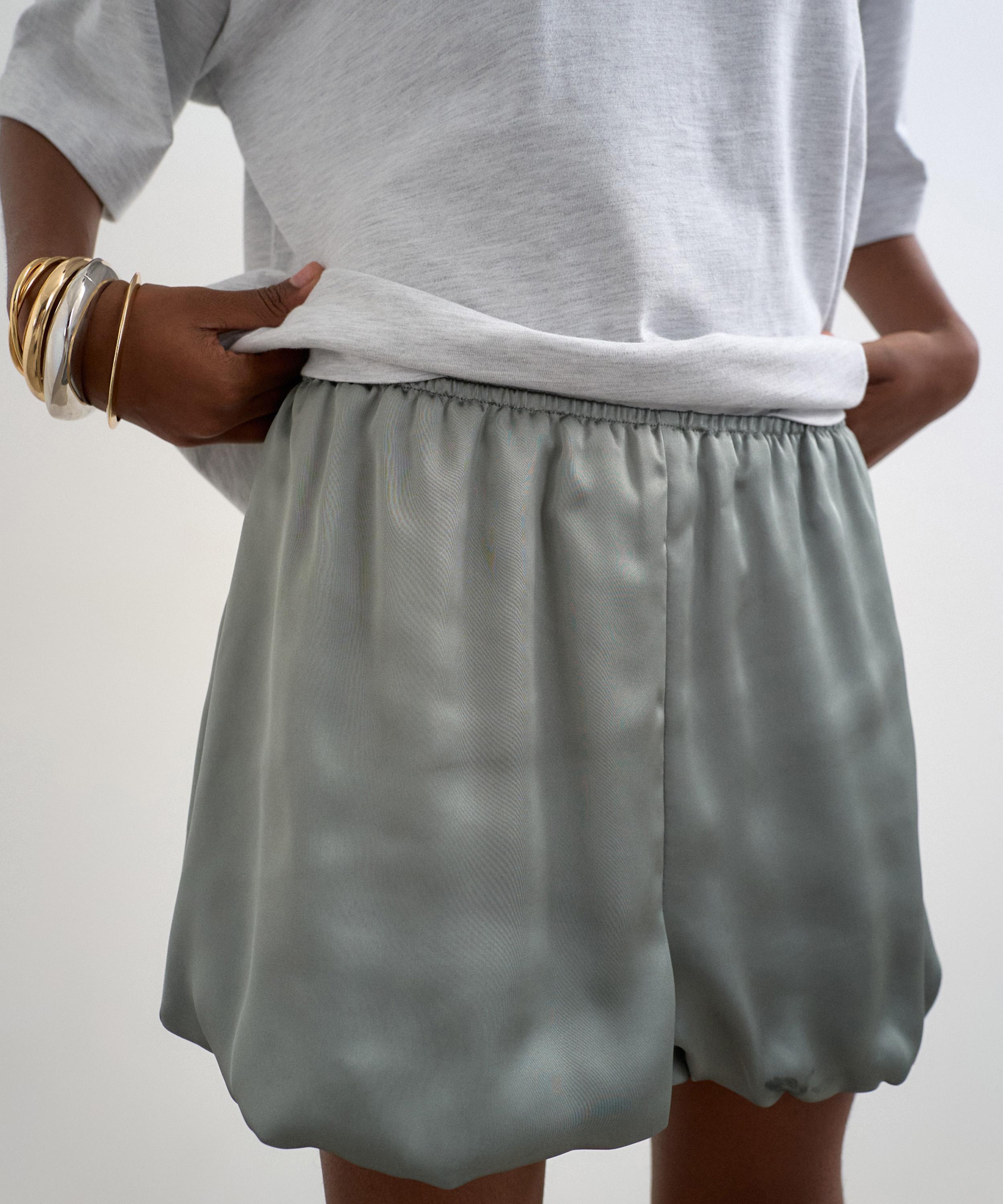 TOPSHOP - Sage Satin Bubble Shorts image number 1