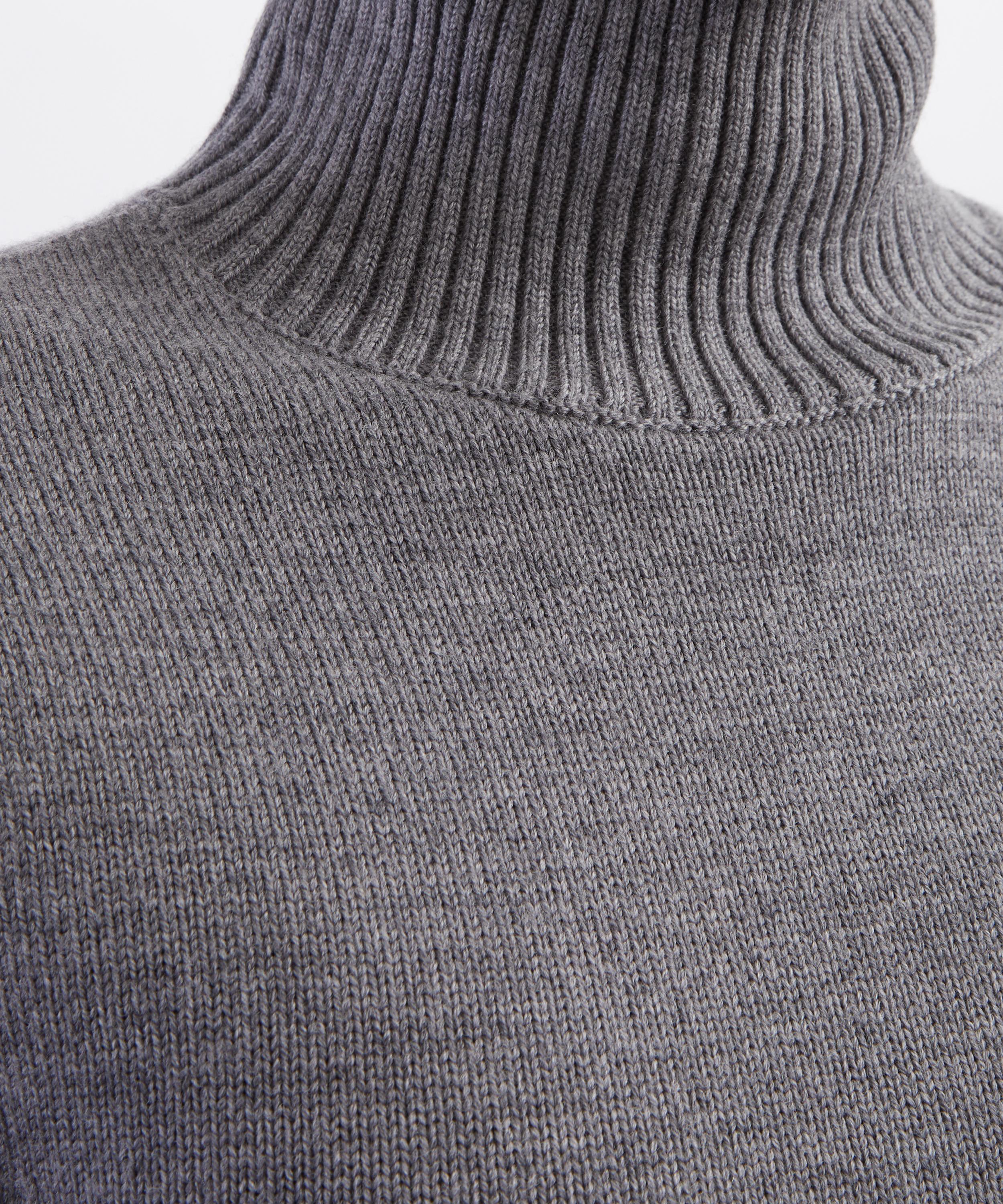 Toteme - Grey Melange Wool Turtle-Neck Top image number 4