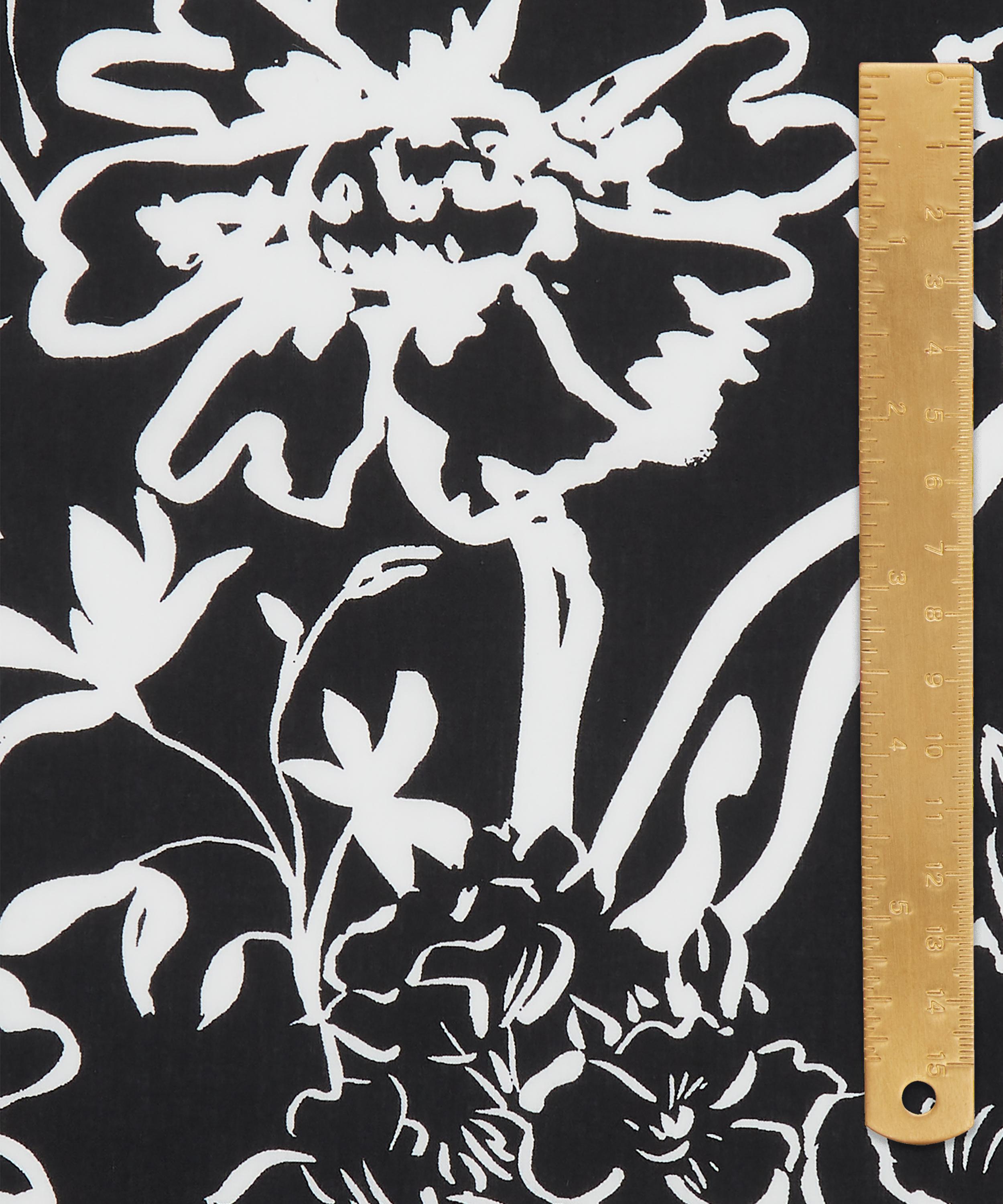 Liberty Fabrics - Studio Florals Tana Lawn&trade; Cotton image number 4