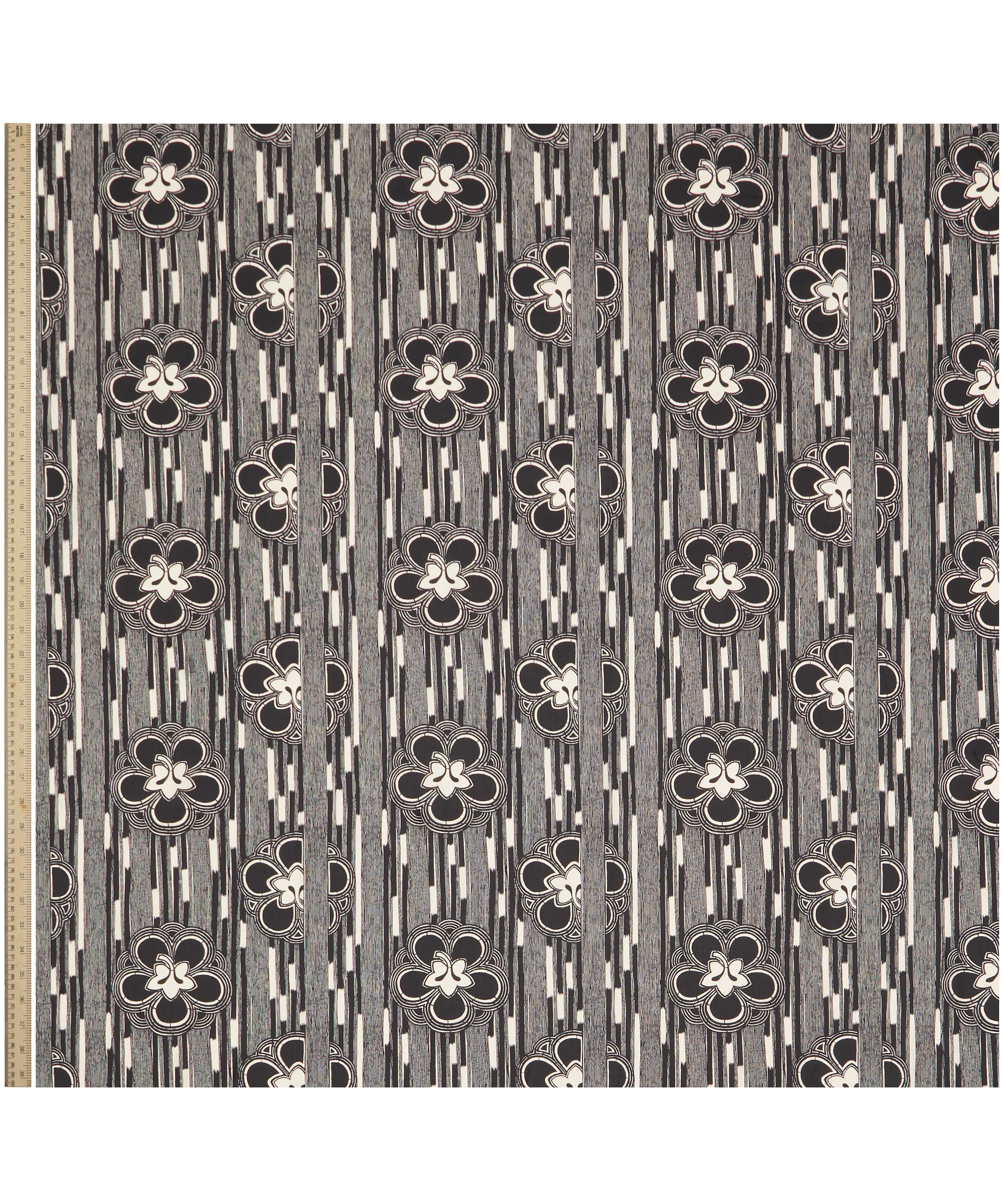 Liberty Fabrics - Katagami Tana Lawn&trade; Cotton image number 1