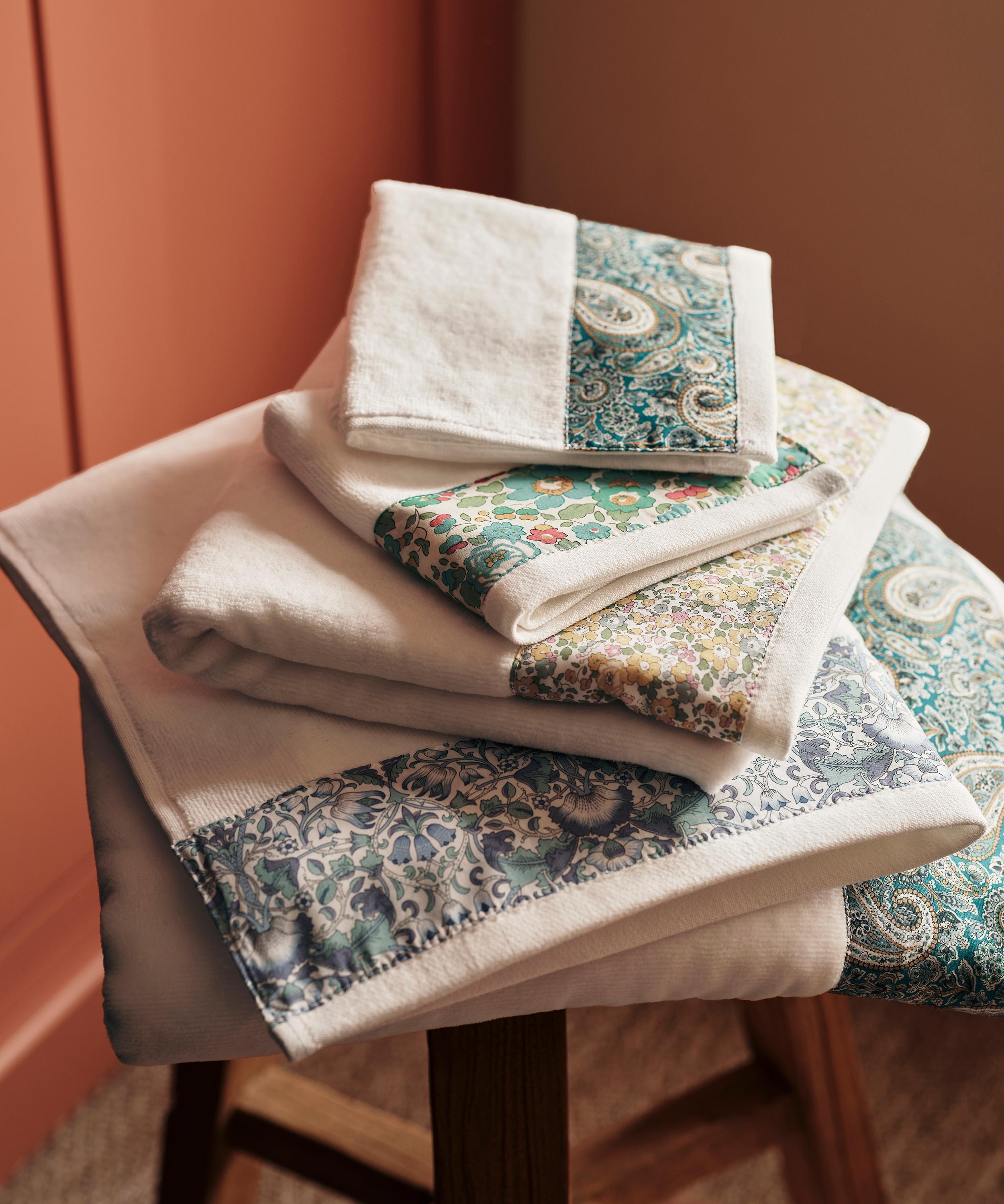 Liberty - Betsy Ann Bath Towel 70x140cm image number 1